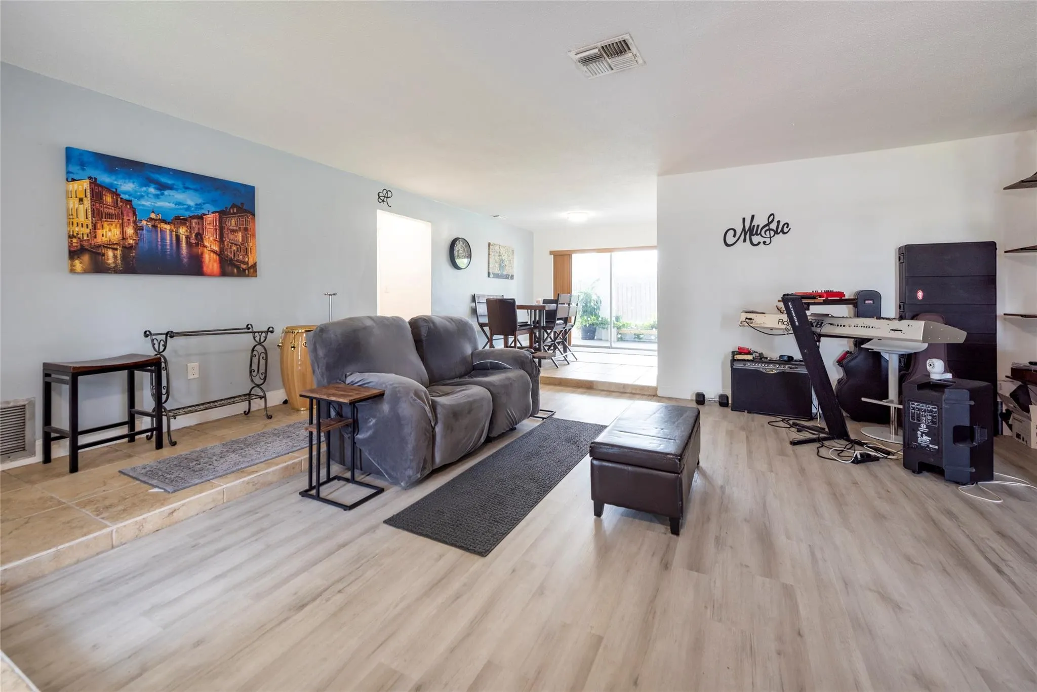 9081 NW 21st Mnr