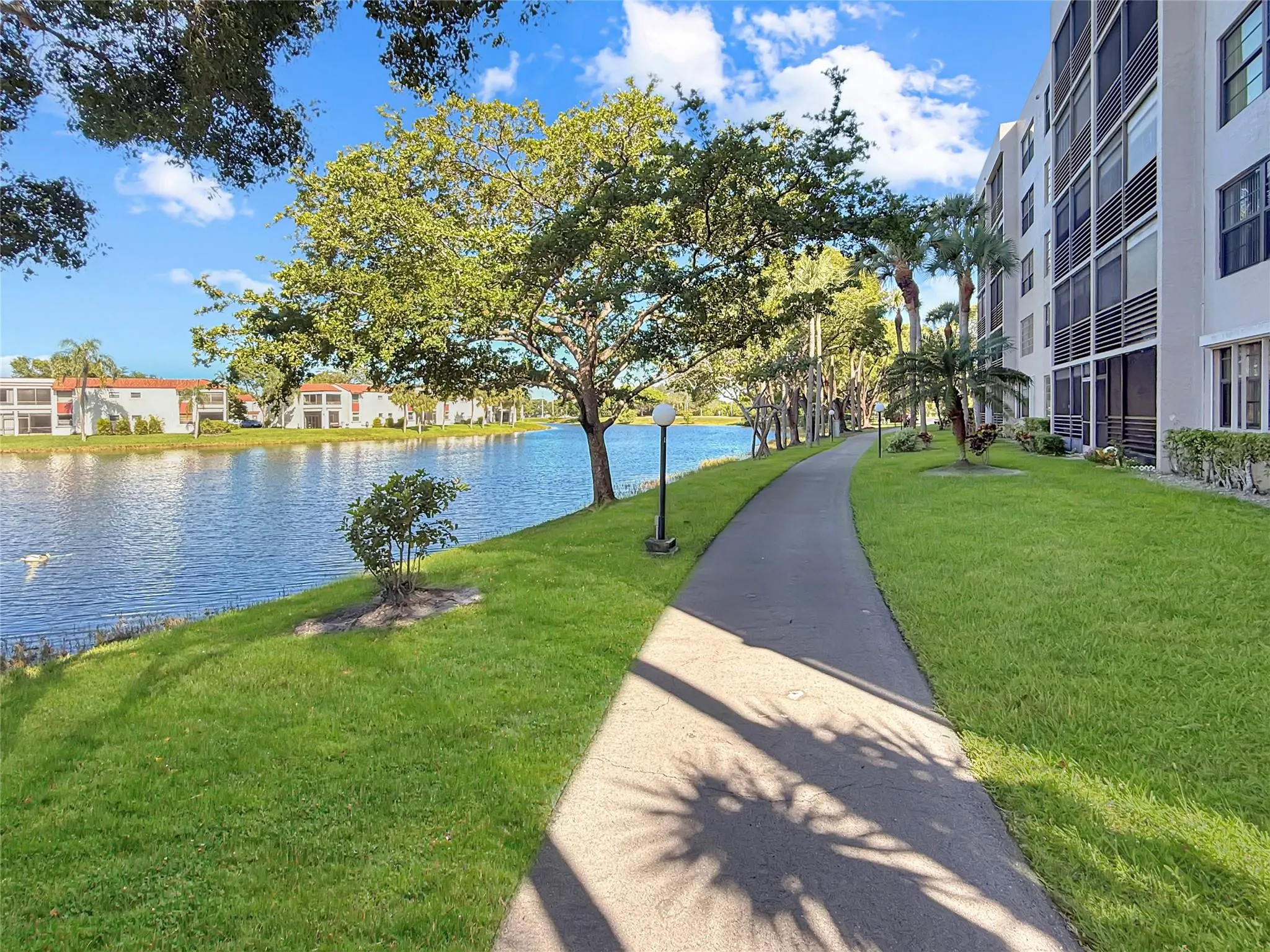 901 Colony Point Circle, #116