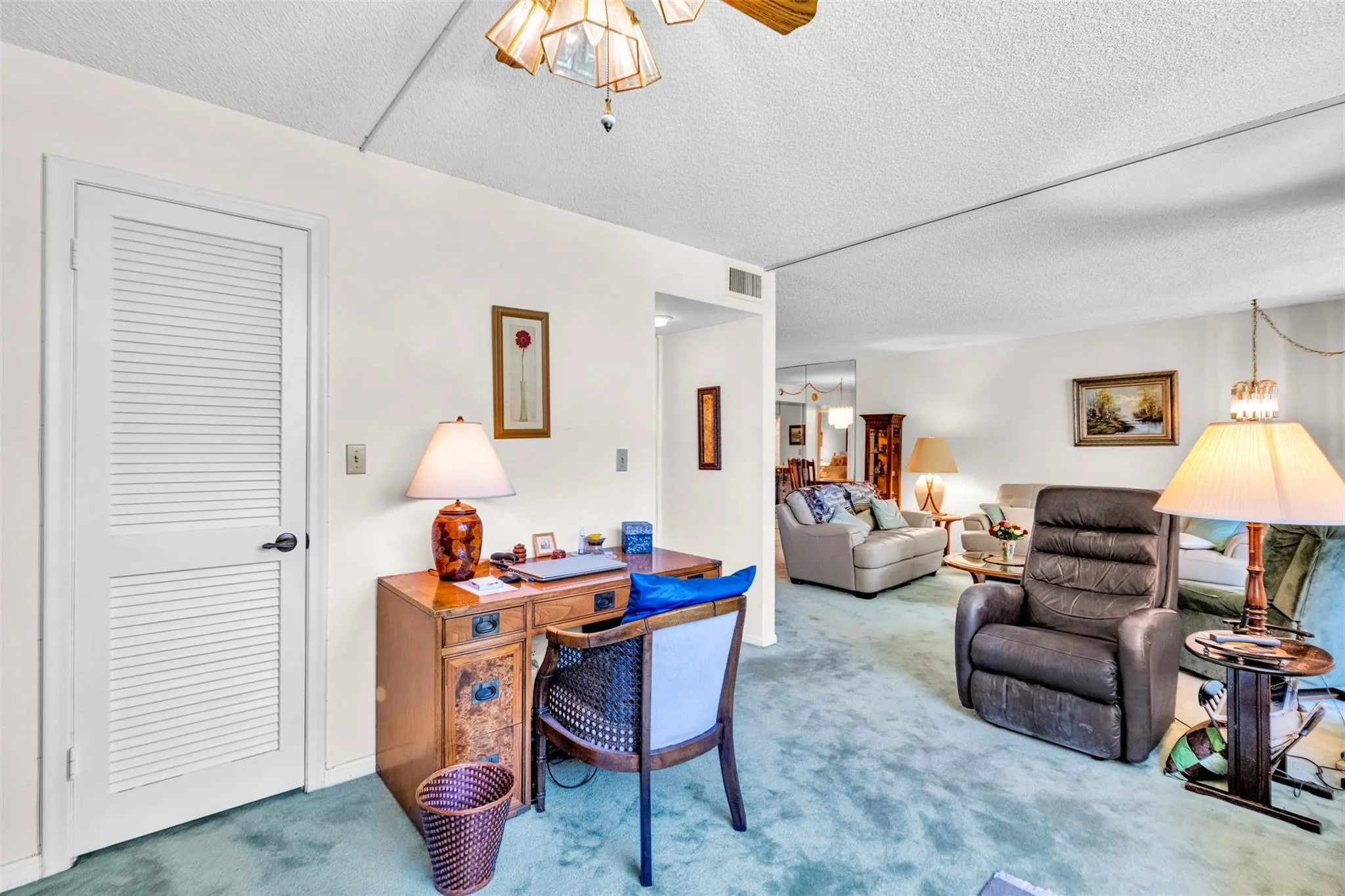 9511 N Hollybrook Lake Dr, #207