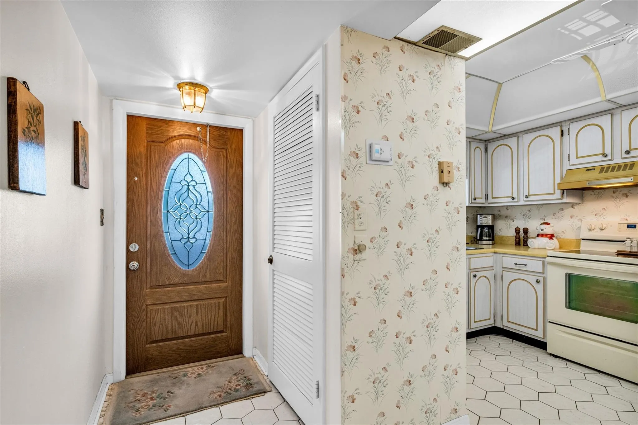 9511 N Hollybrook Lake Dr, #207