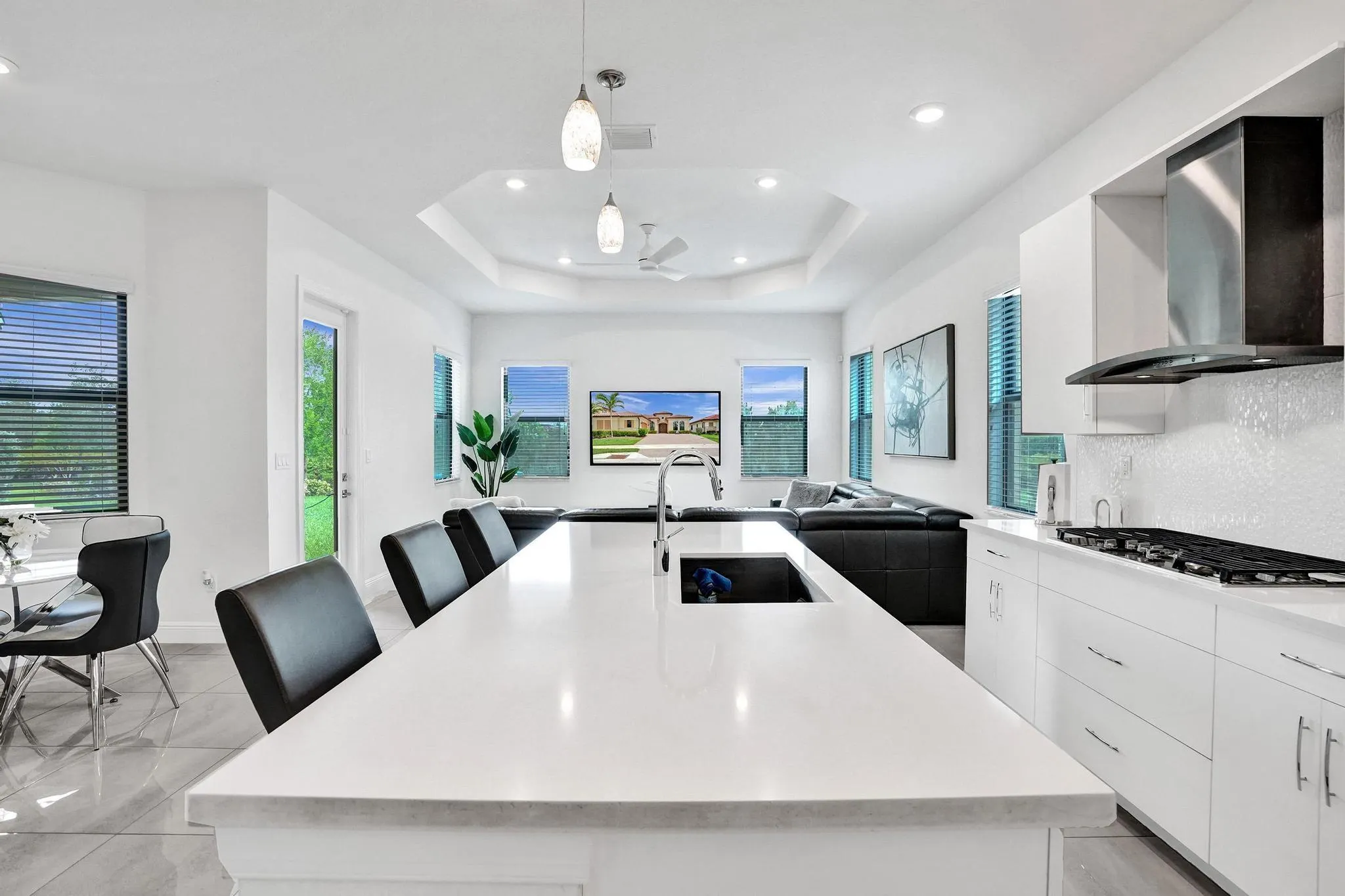 12855 Bayside Ct