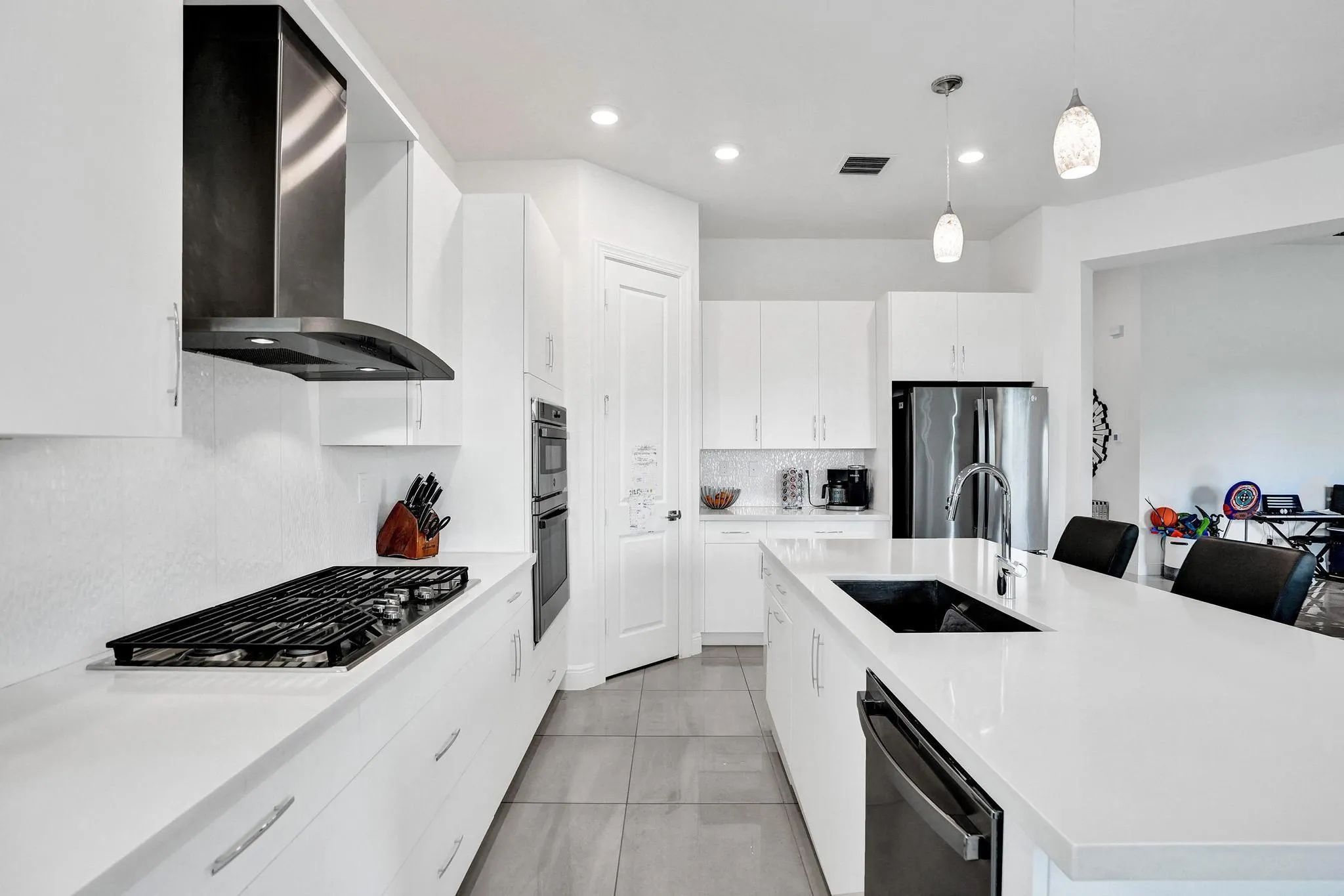 12855 Bayside Ct