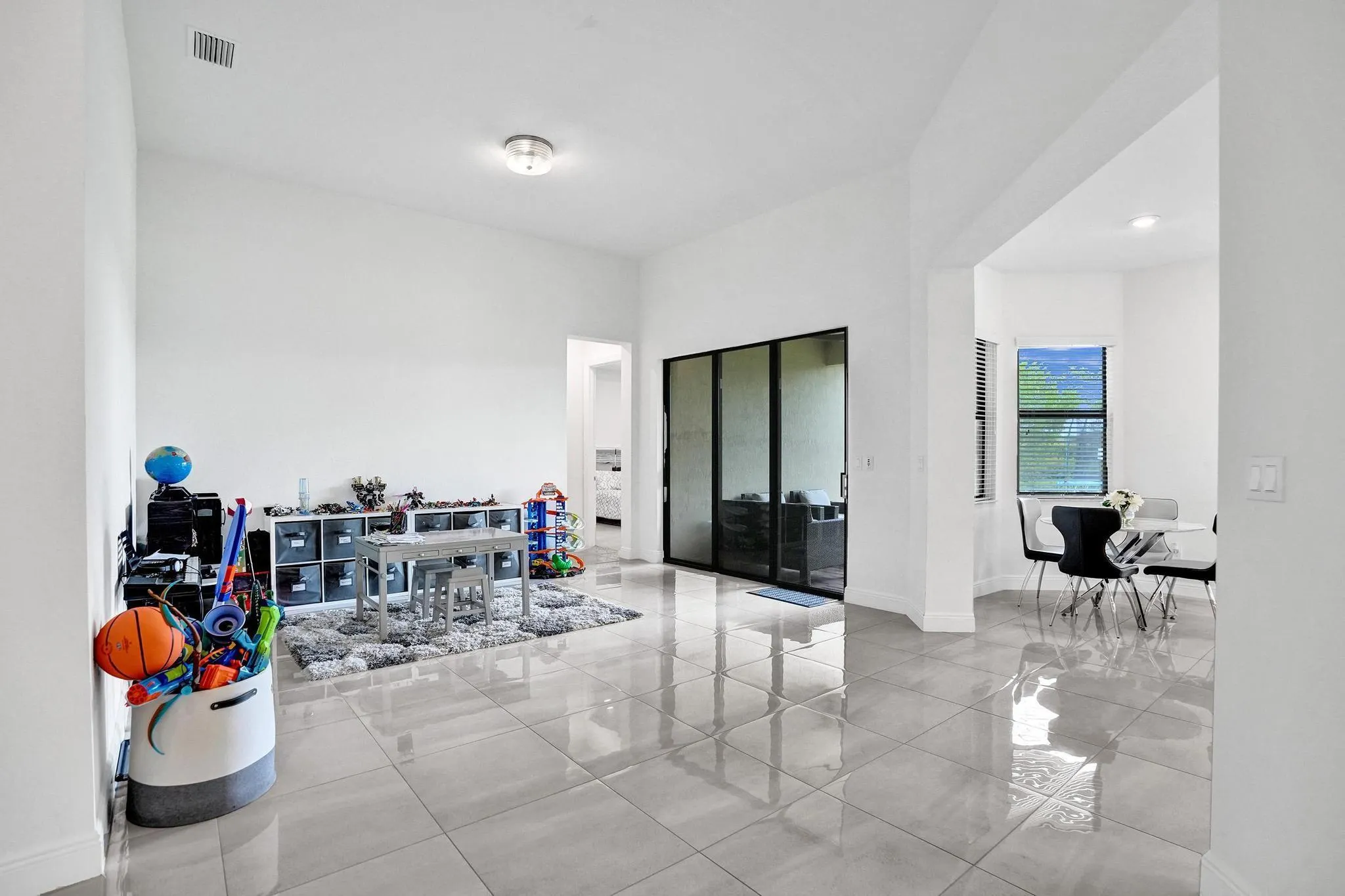 12855 Bayside Ct
