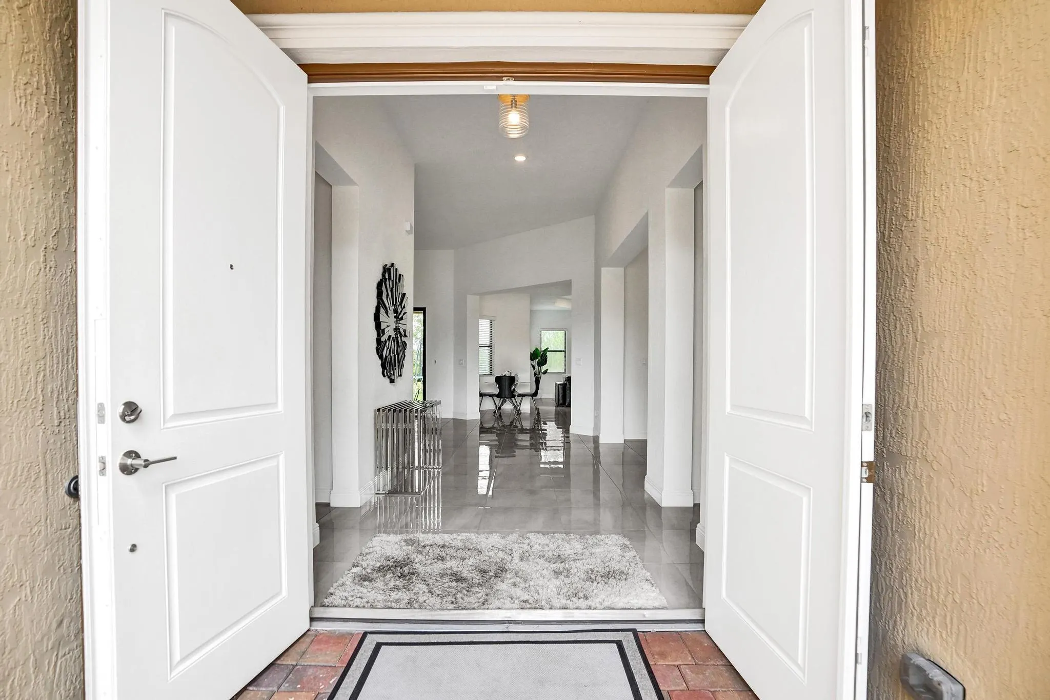 12855 Bayside Ct