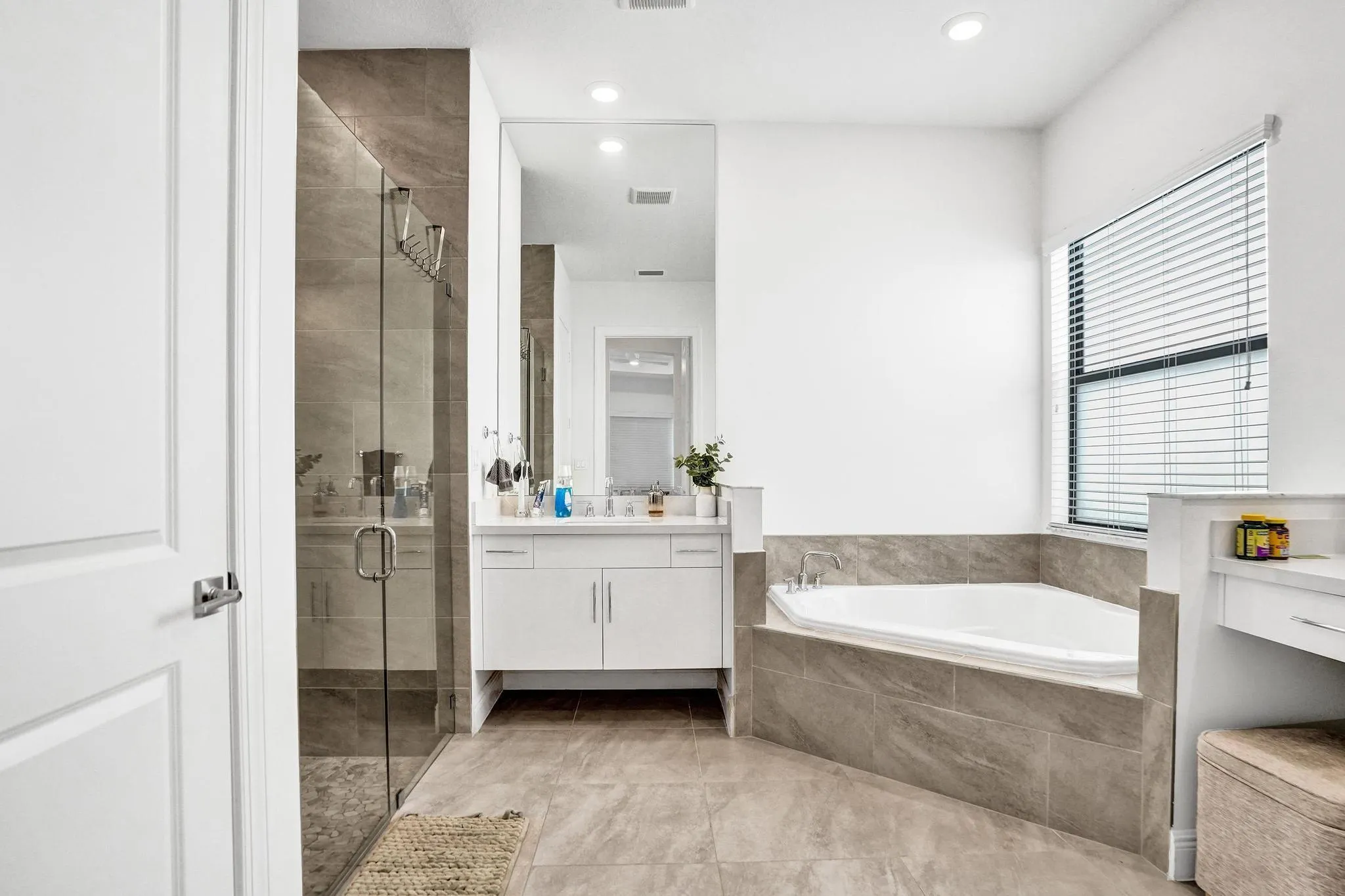12855 Bayside Ct