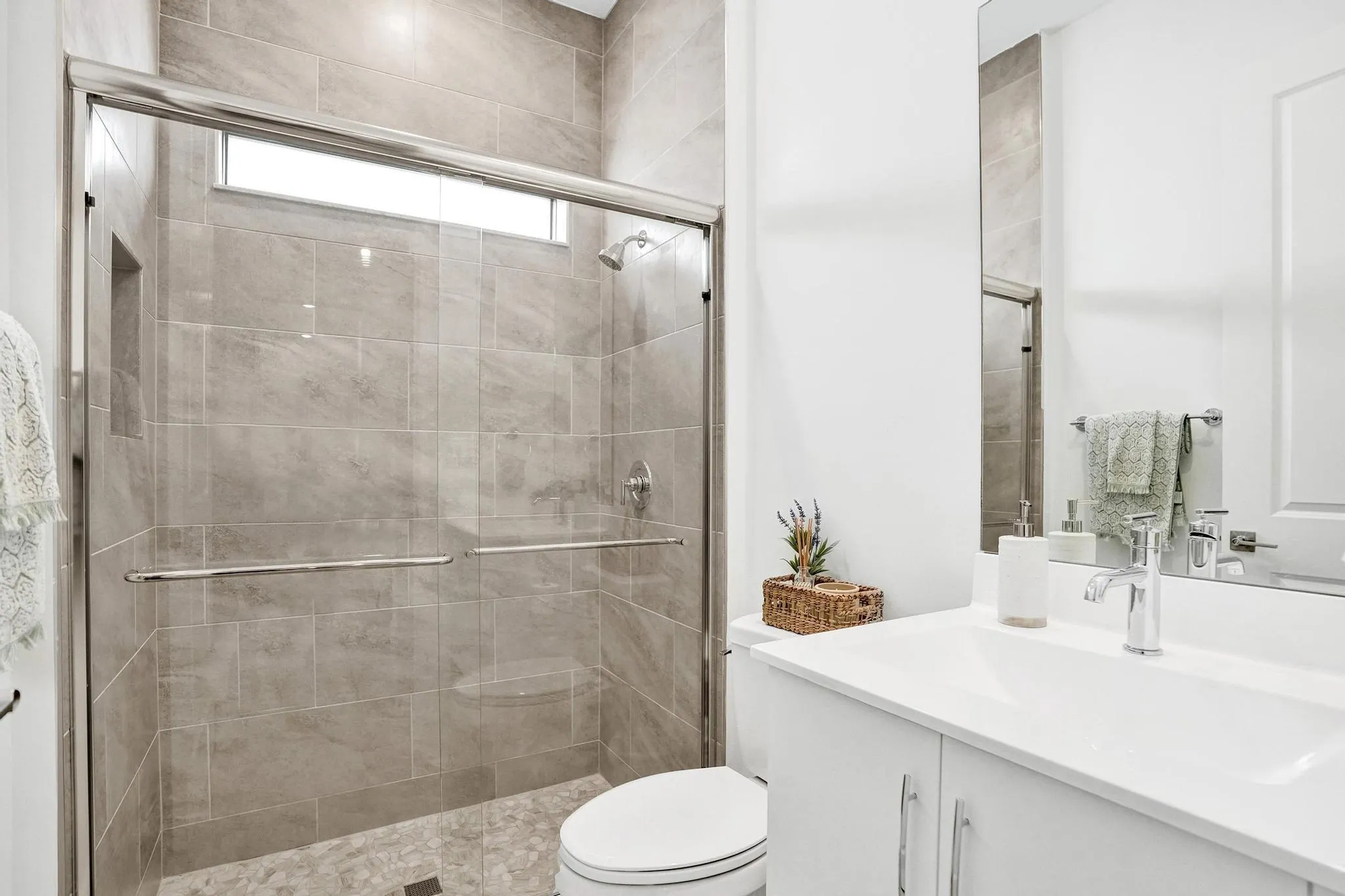 12855 Bayside Ct