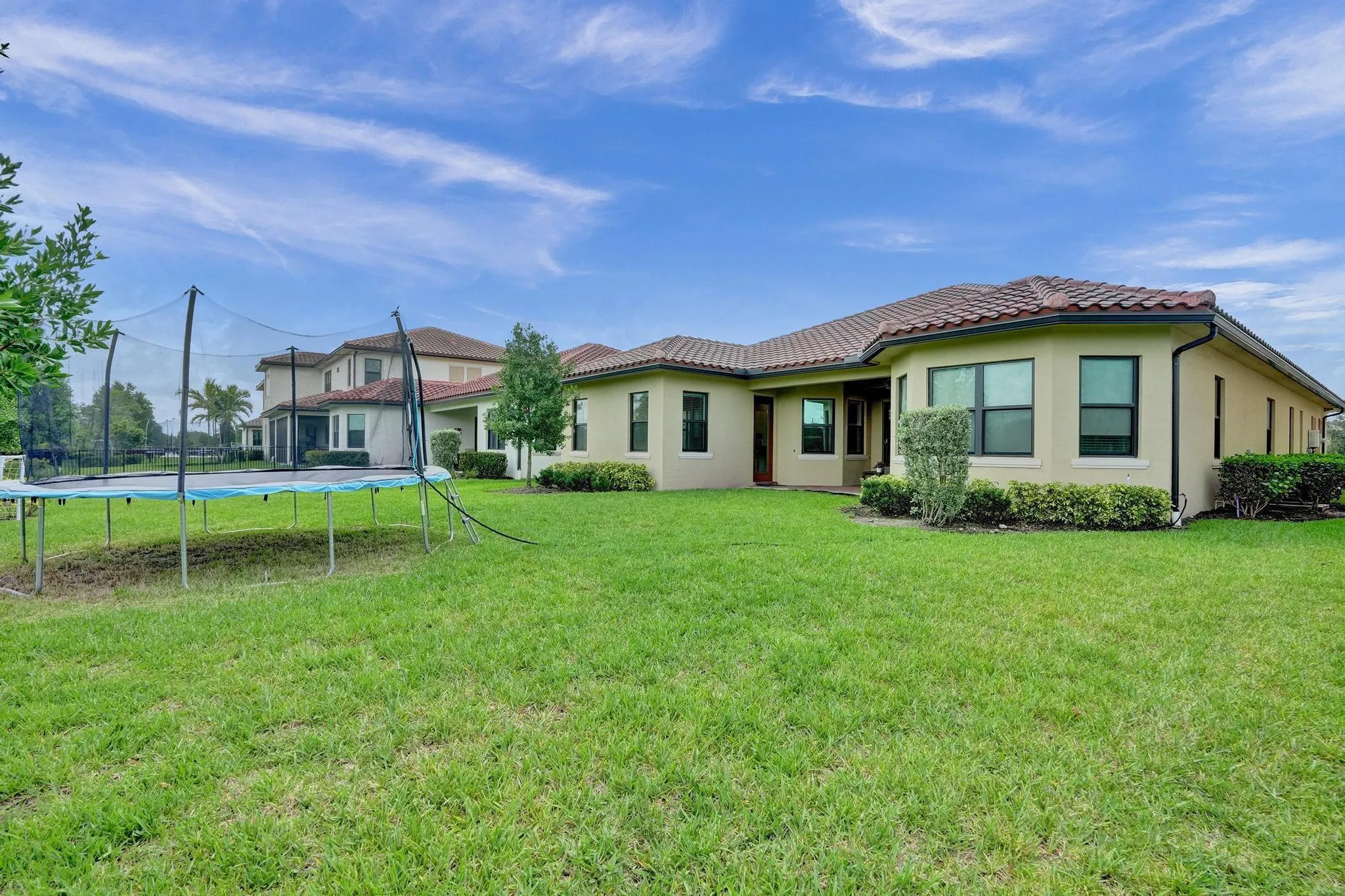 12855 Bayside Ct