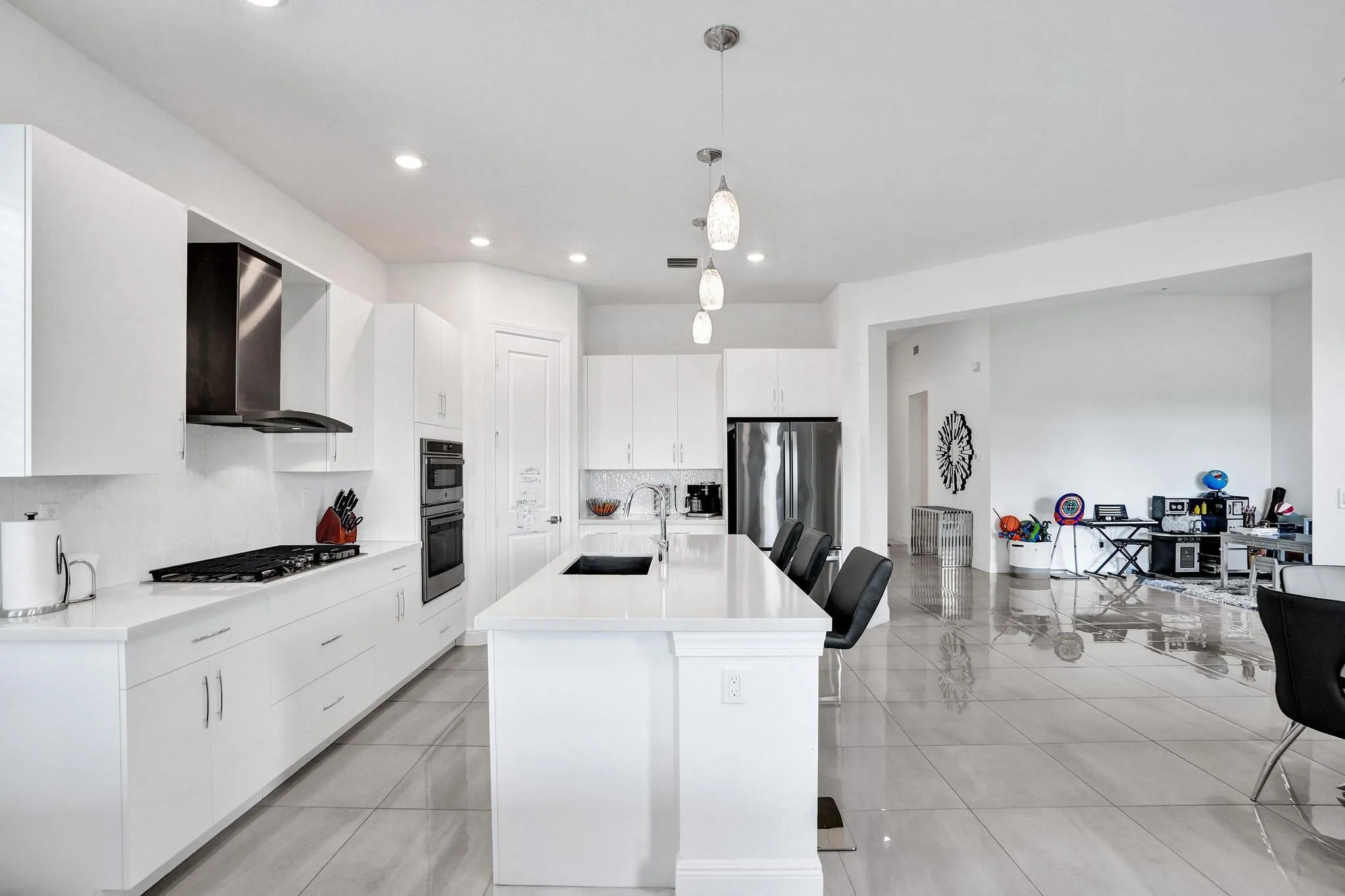 12855 Bayside Ct