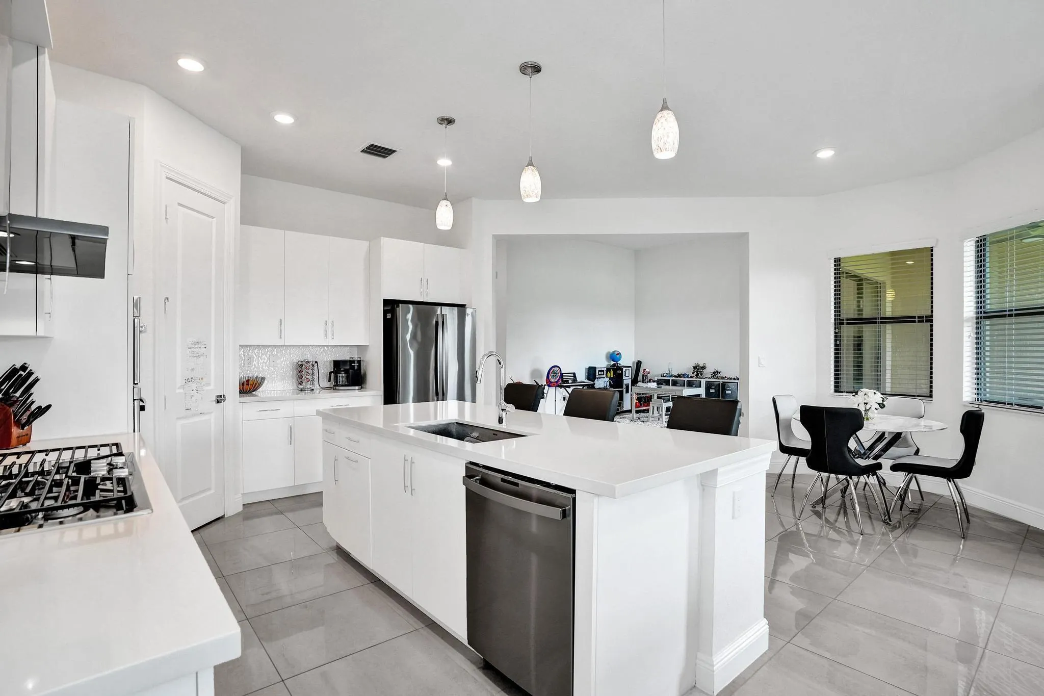 12855 Bayside Ct