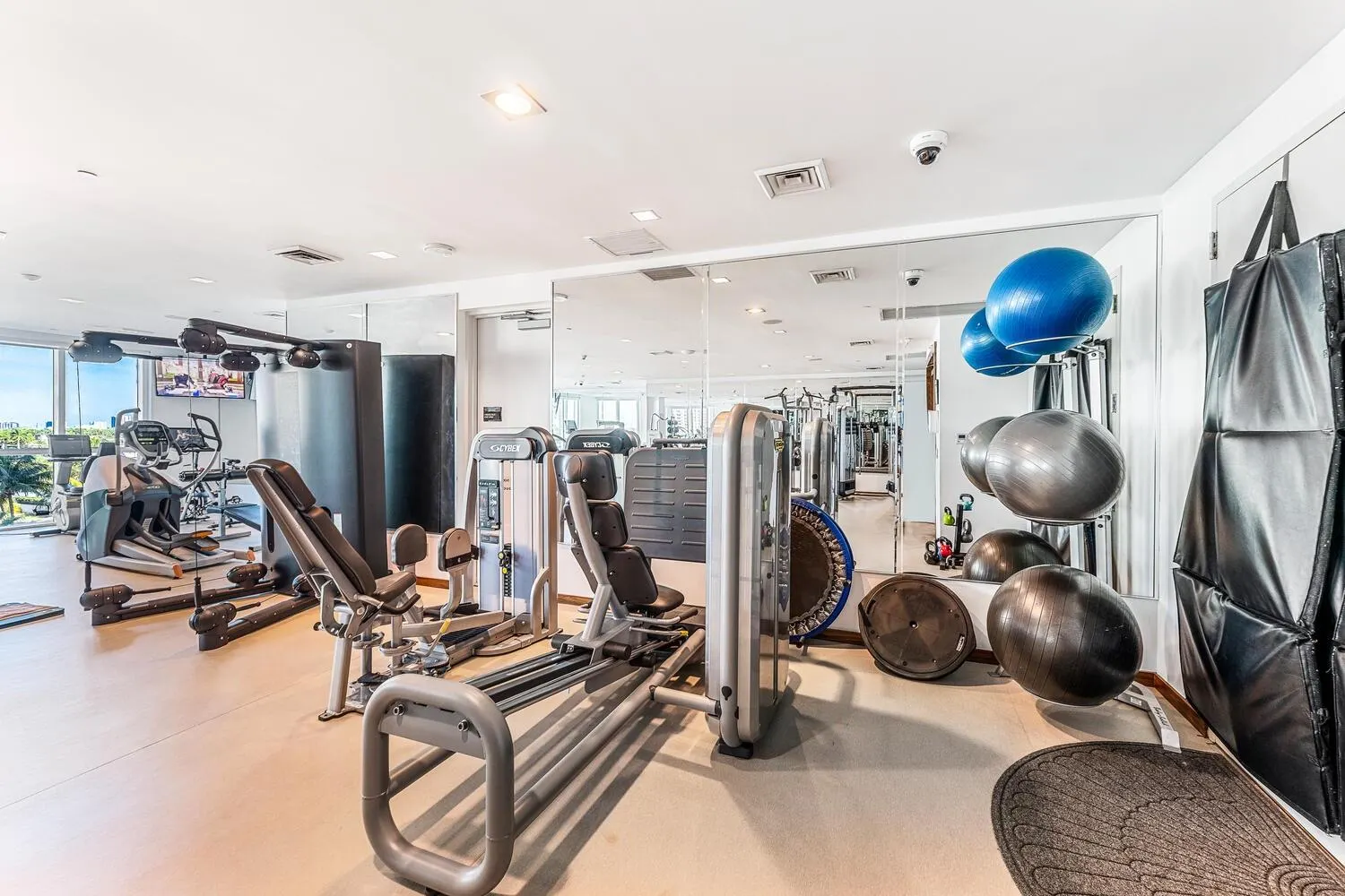 101 S Fort Lauderdale Beach Blvd, #1104