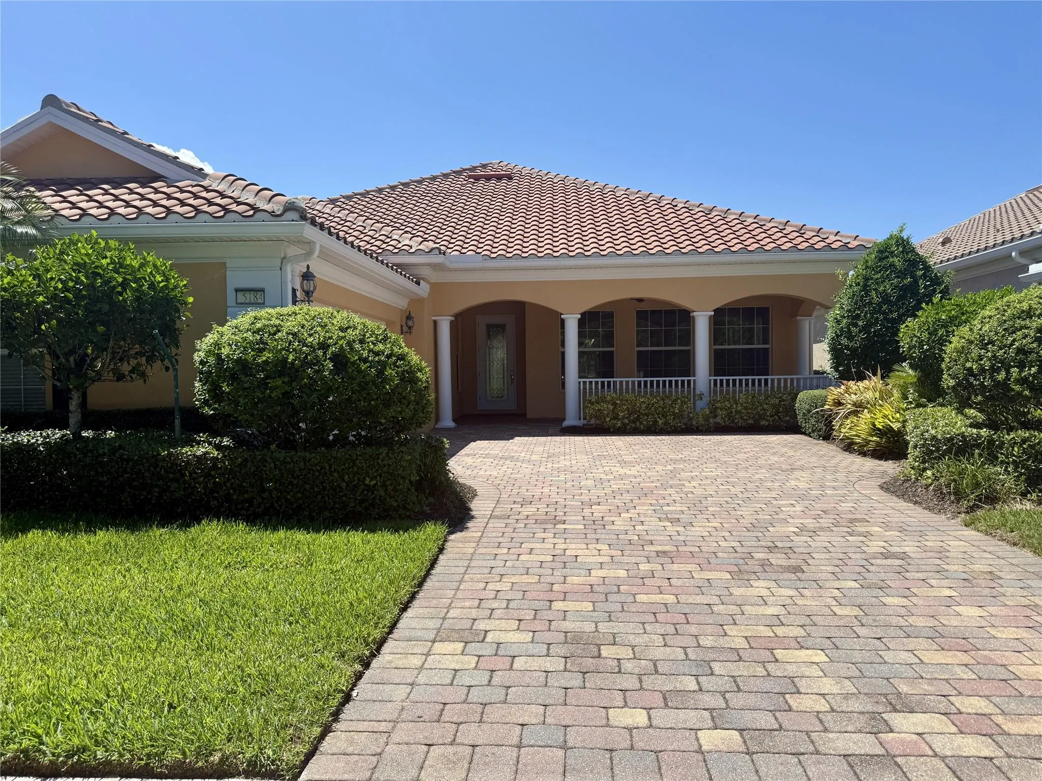 5184 Formosa Cir