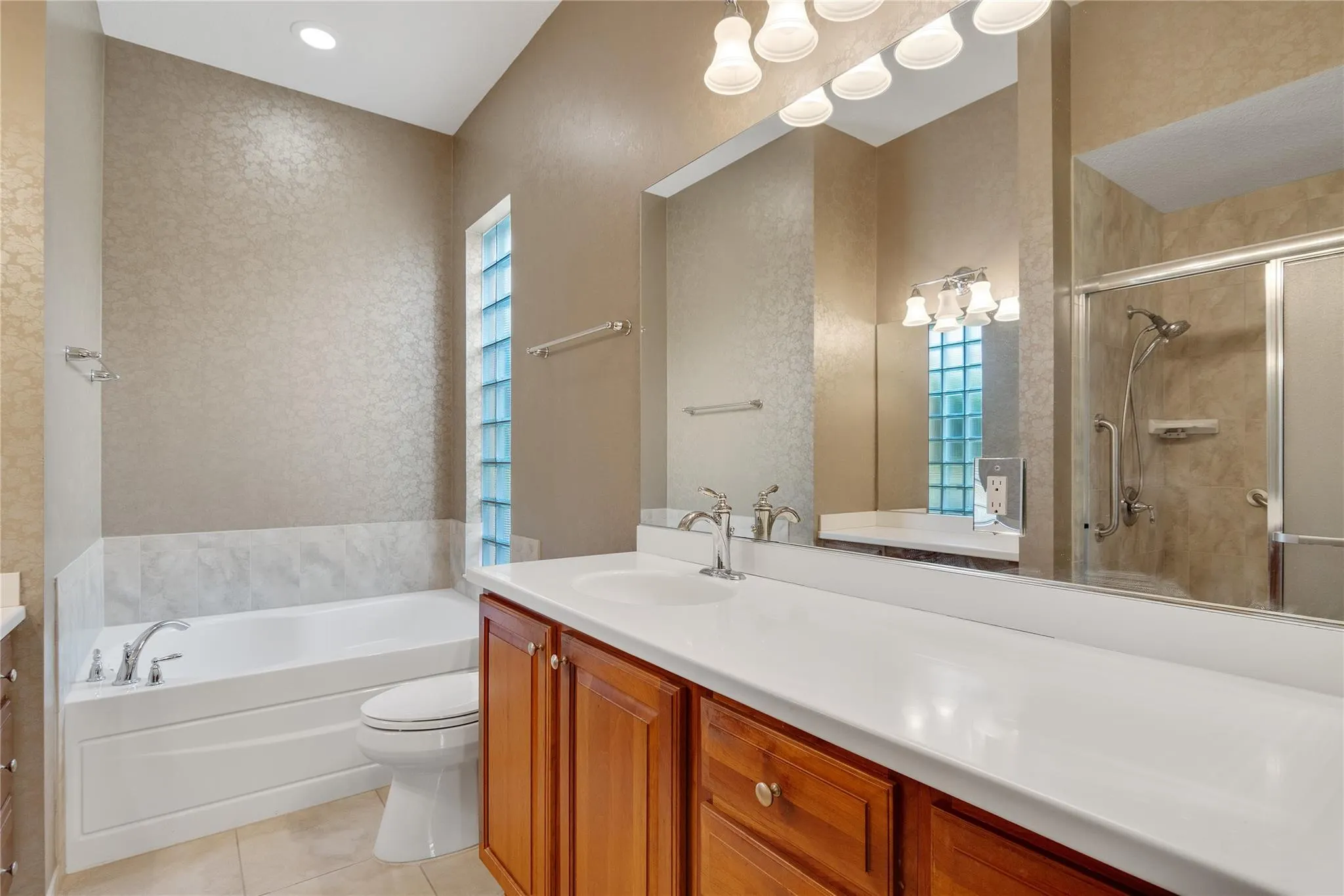 5184 Formosa Cir