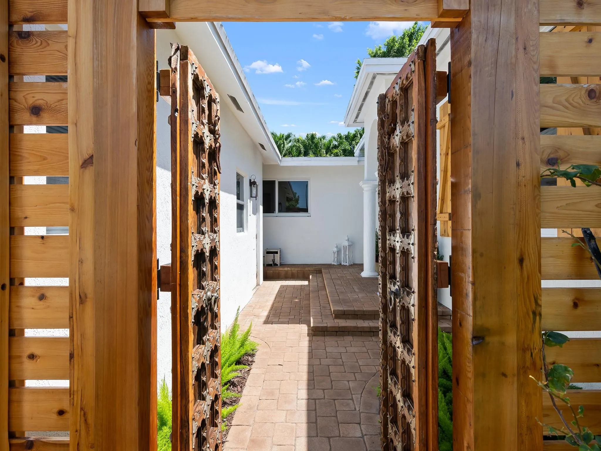 812 NW 26th St