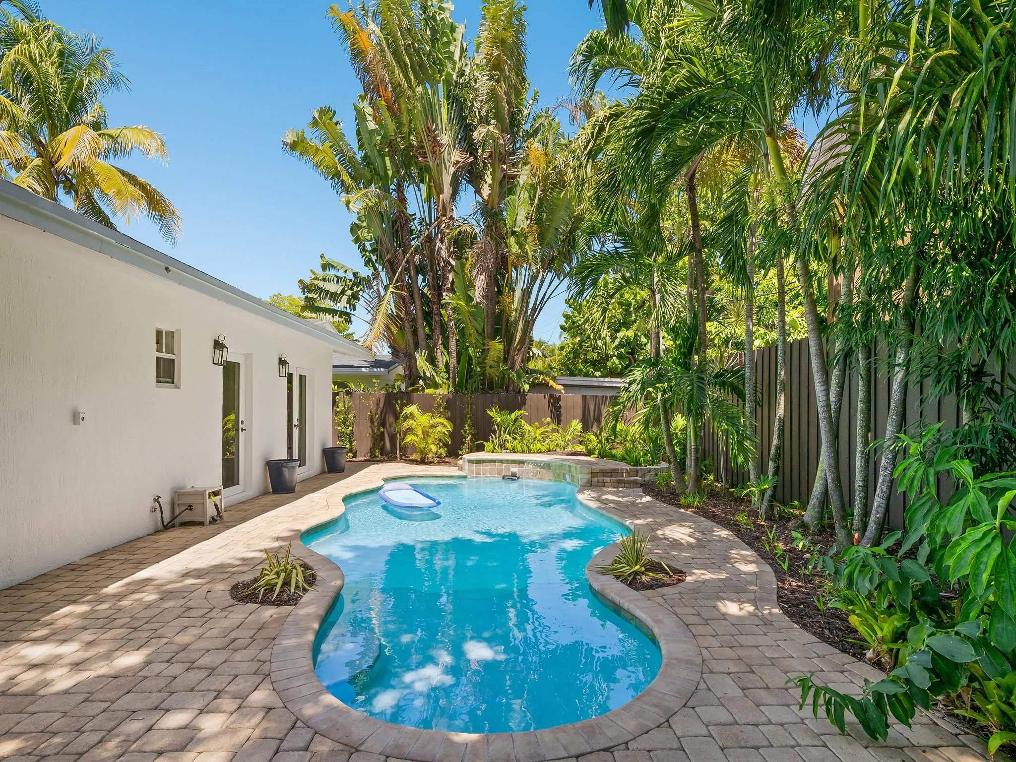 812 NW 26th St