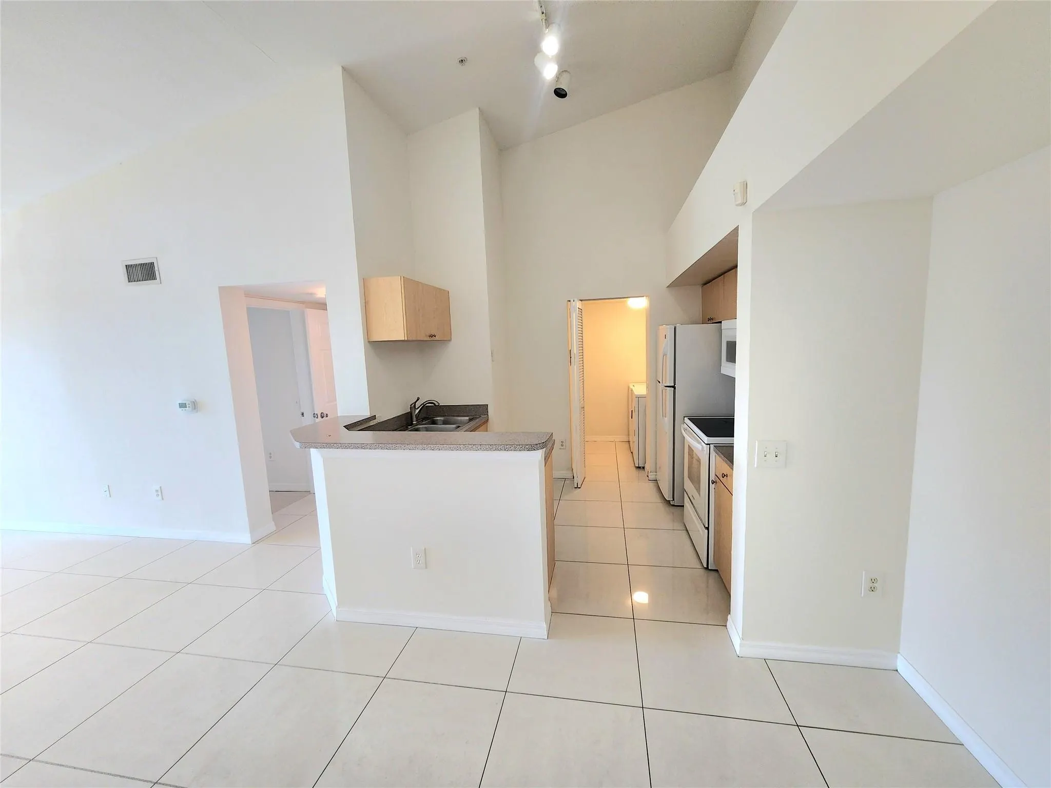 1021 Villa Ln, #10201