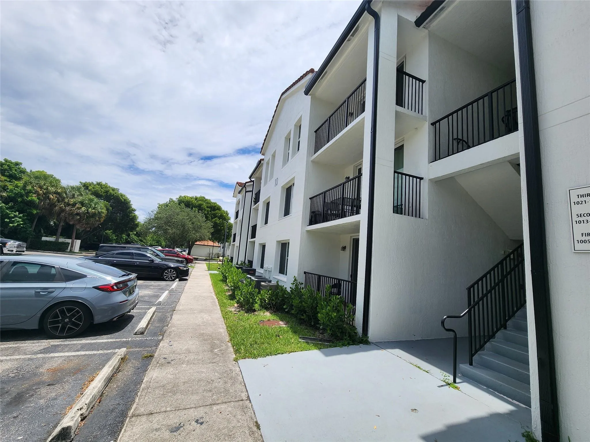 1021 Villa Ln, #10201