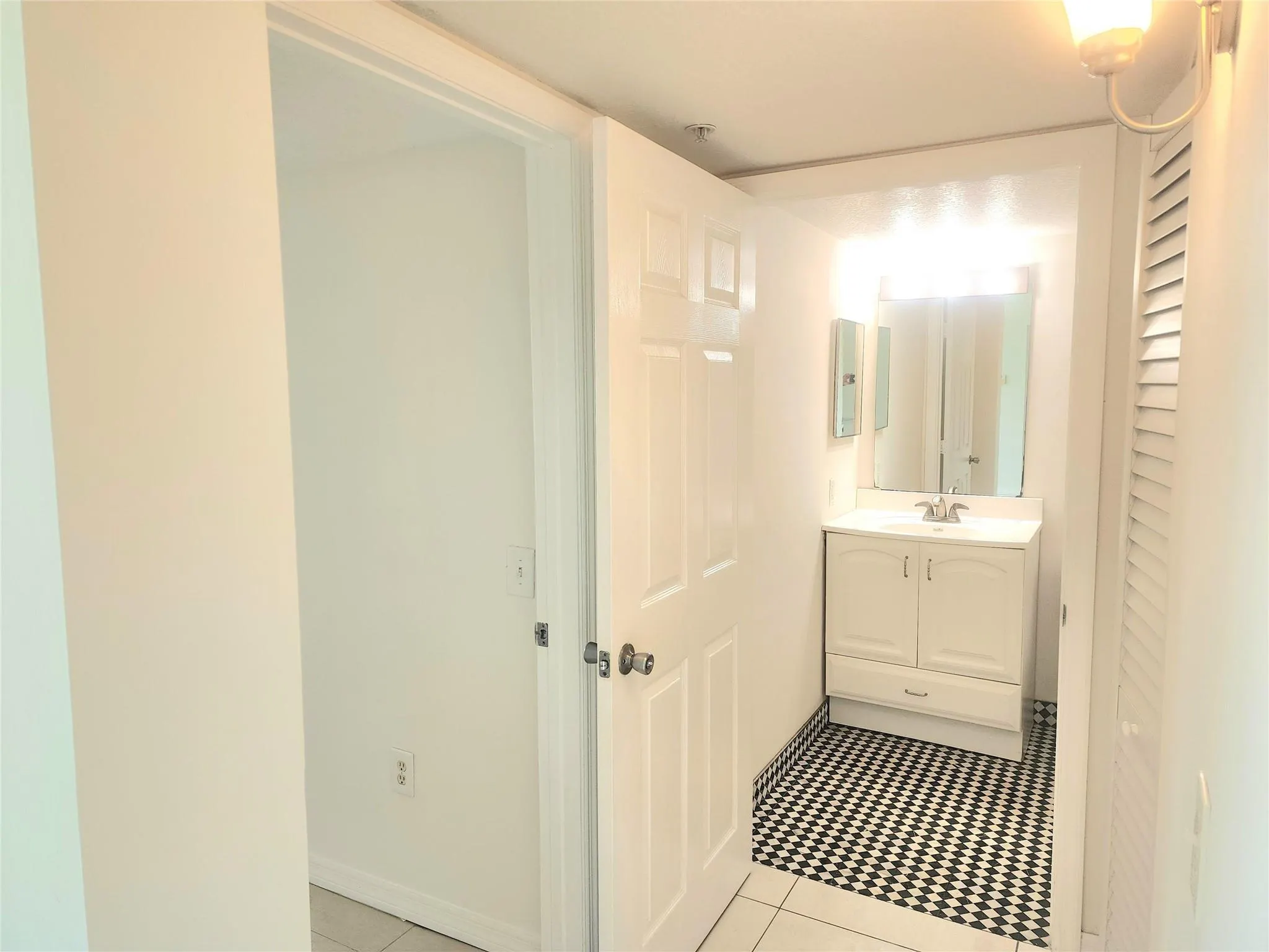 1021 Villa Ln, #10201