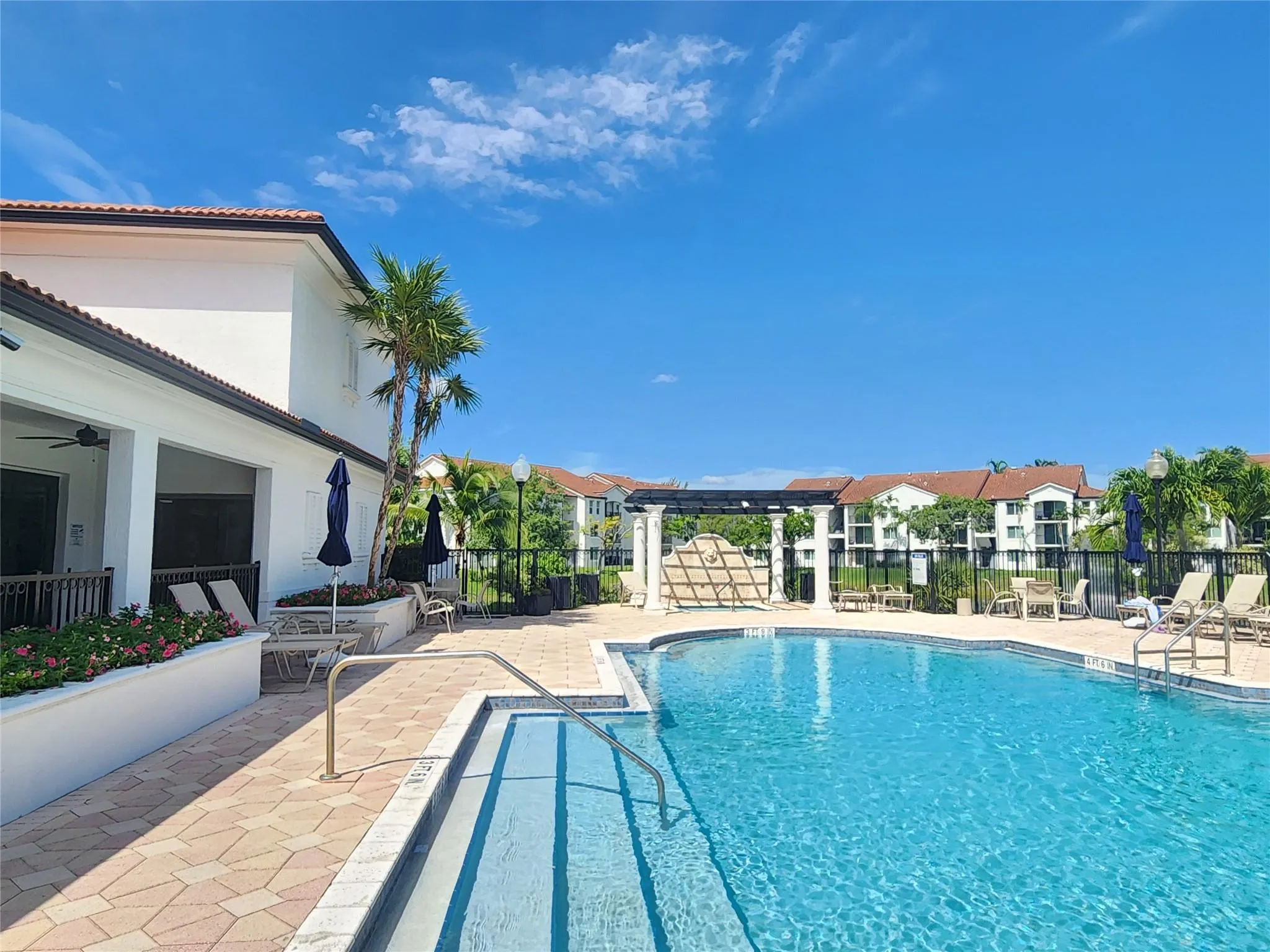 1021 Villa Ln, #10201