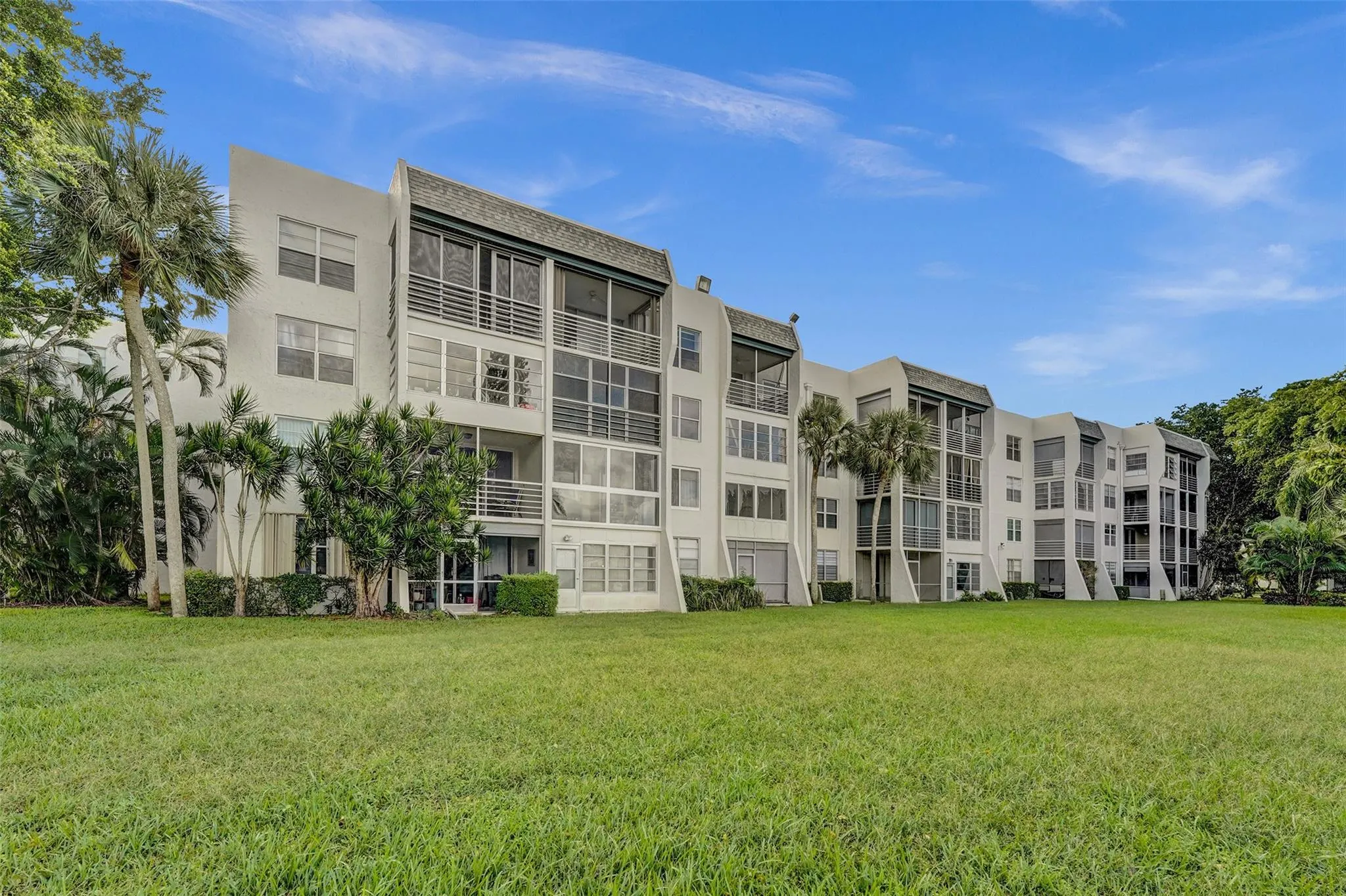 9440 Poinciana Pl, #101