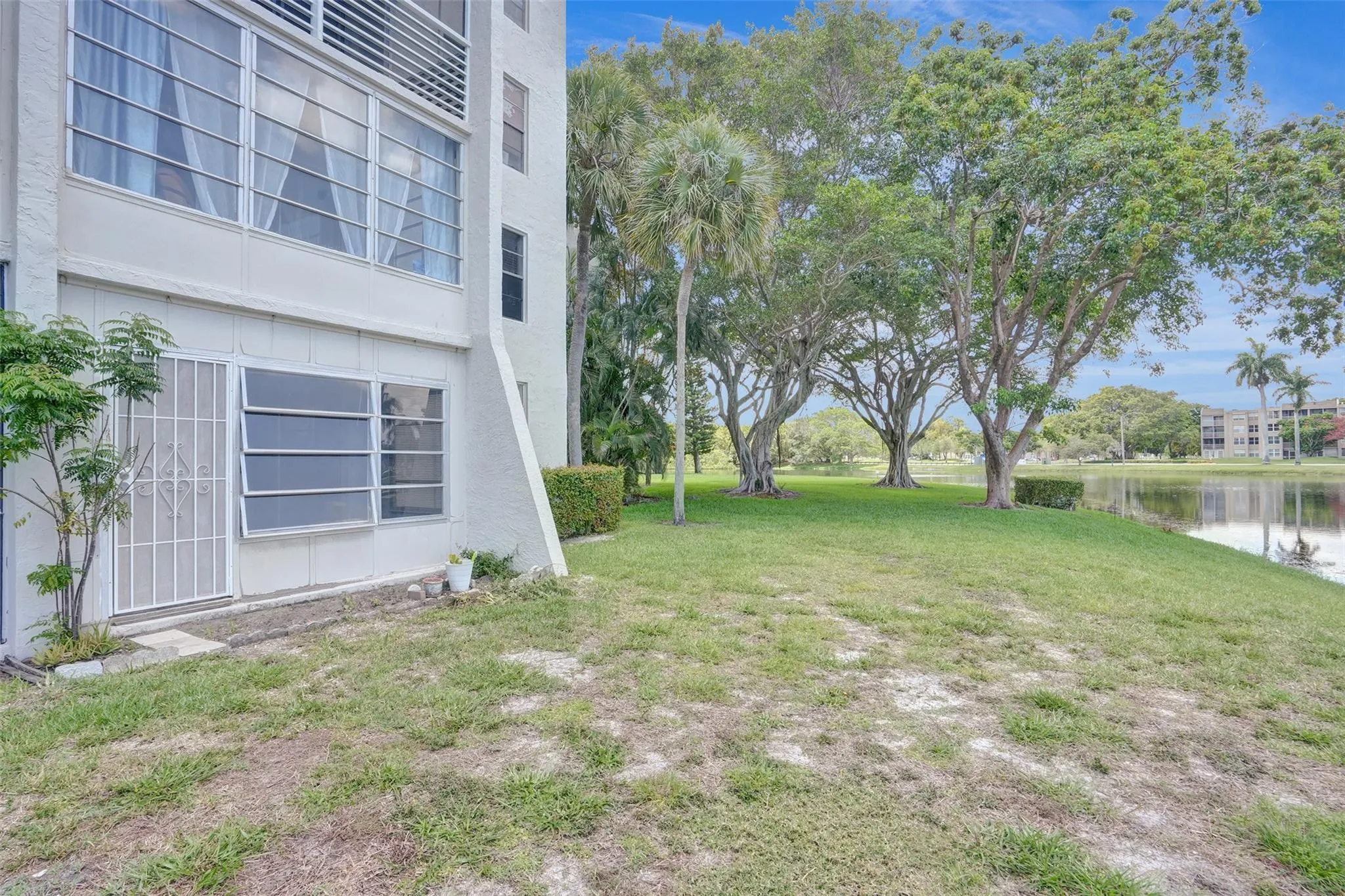 9440 Poinciana Pl, #101