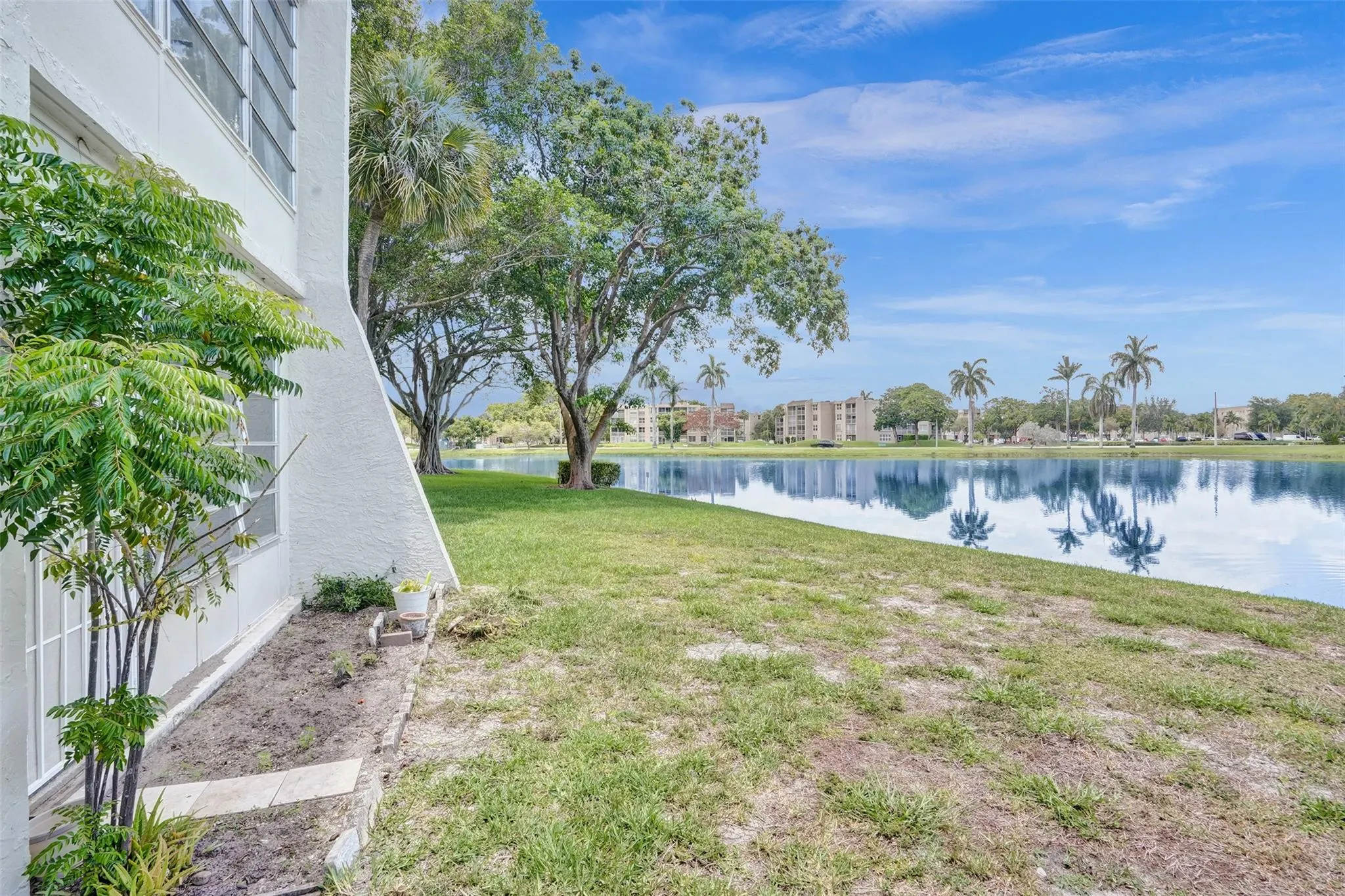 9440 Poinciana Pl, #101
