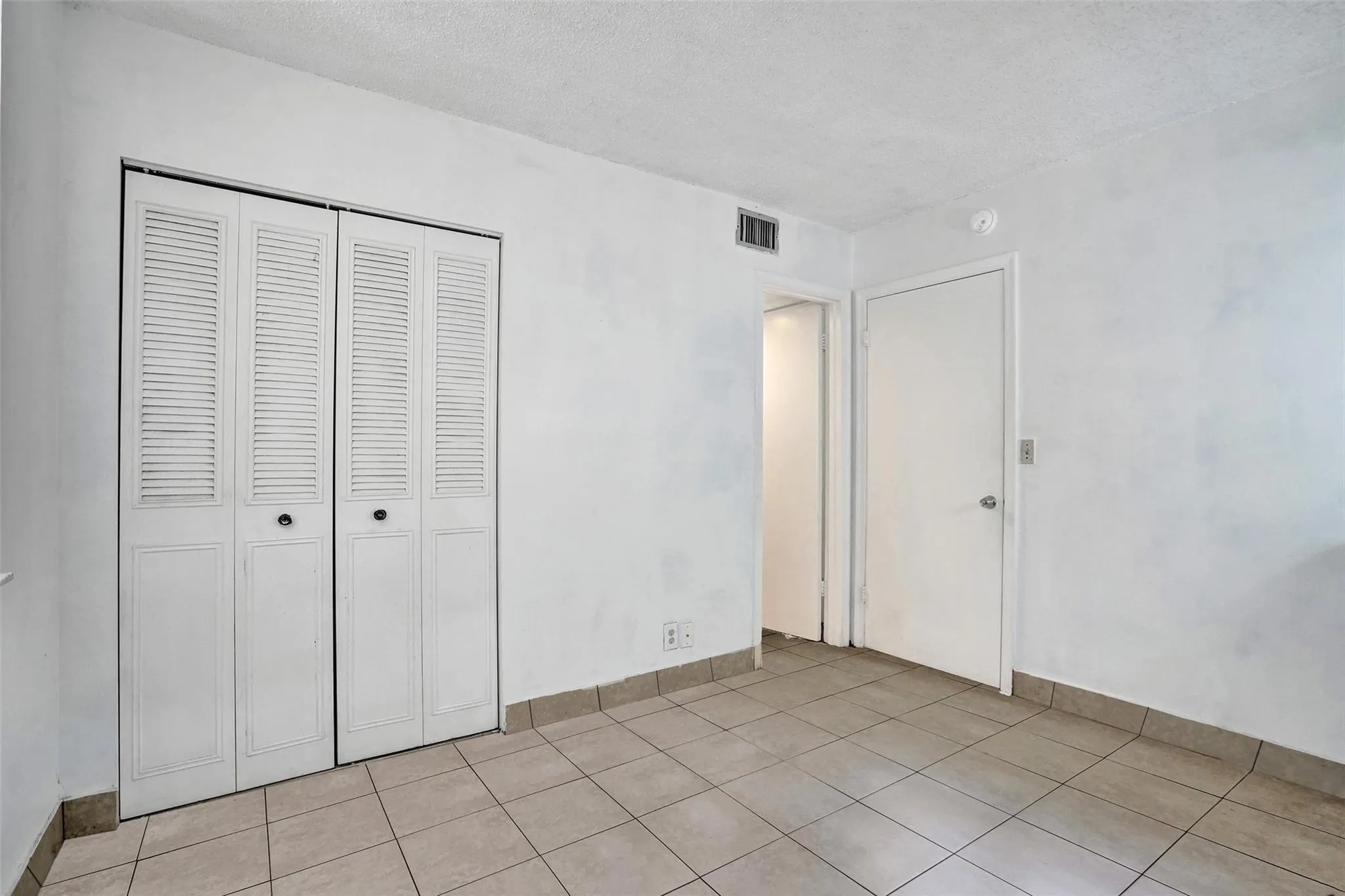 9440 Poinciana Pl, #101