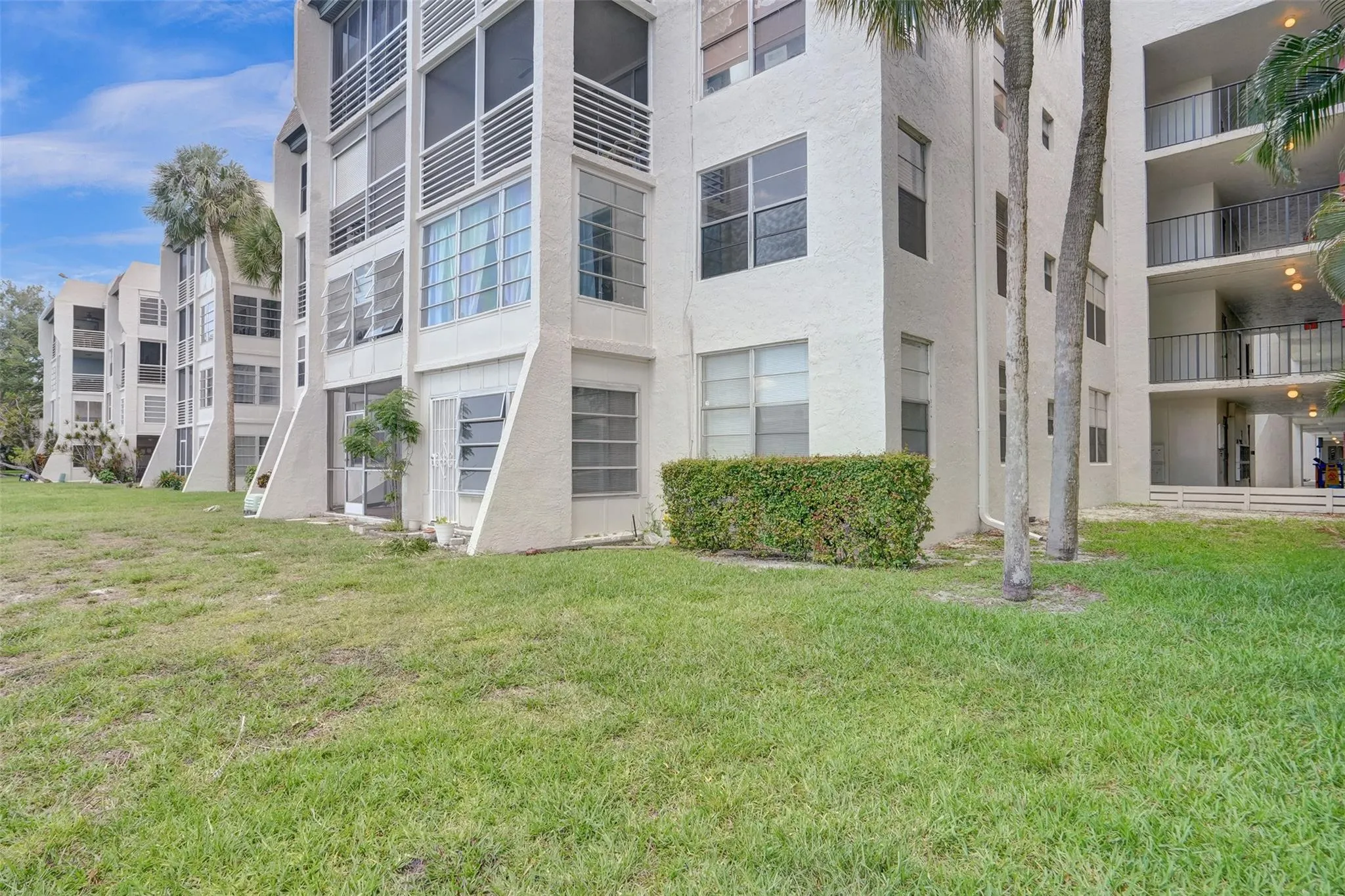 9440 Poinciana Pl, #101
