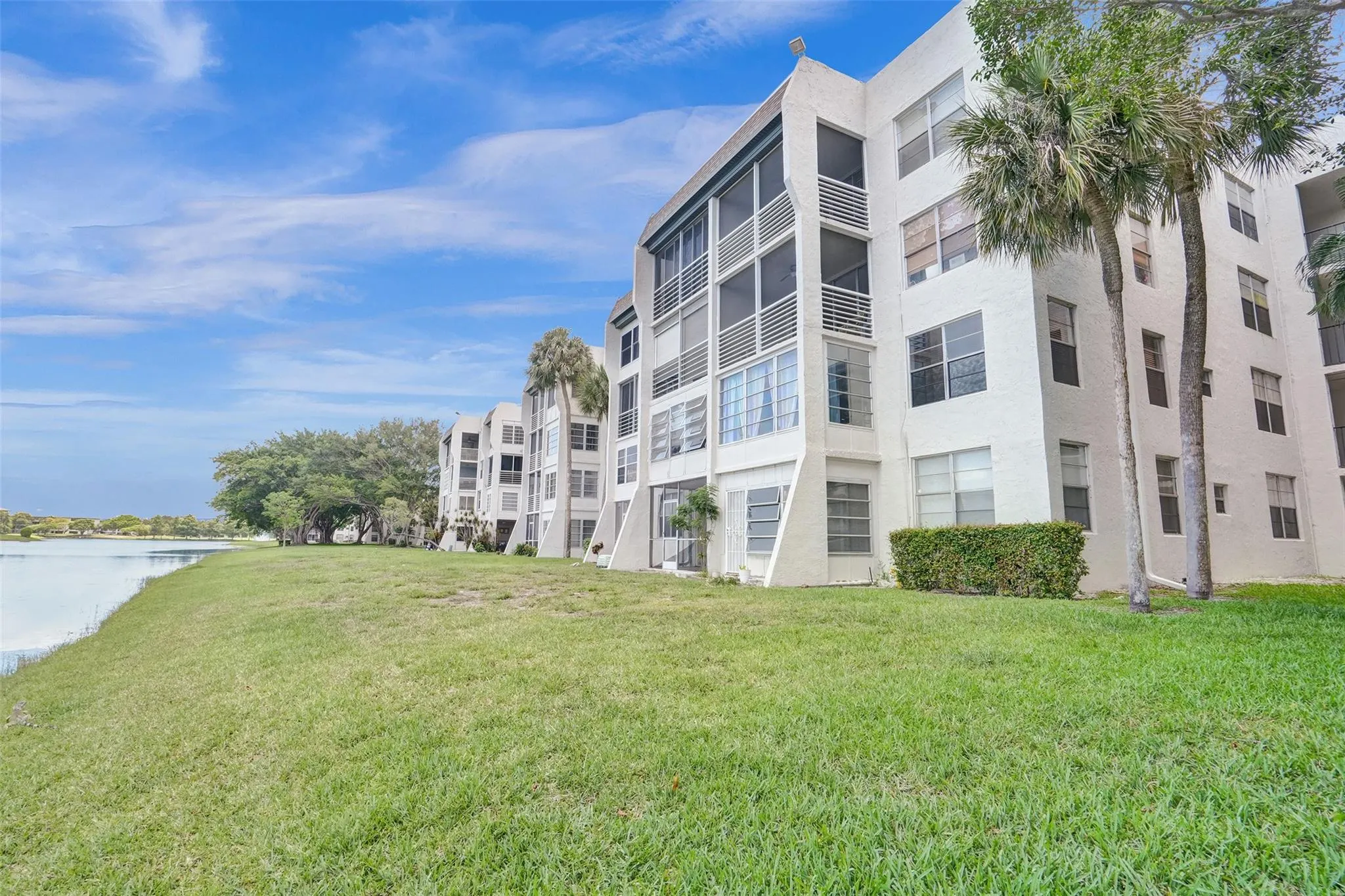9440 Poinciana Pl, #101