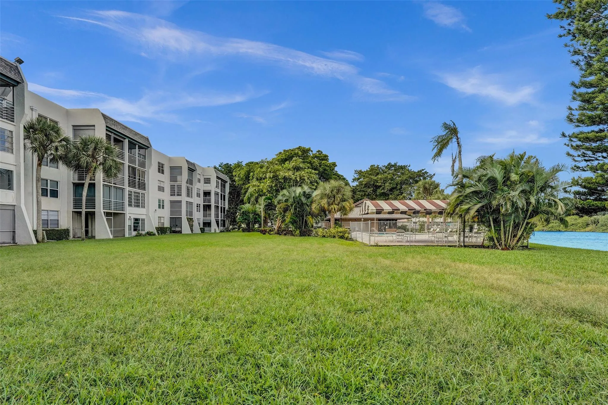 9440 Poinciana Pl, #101