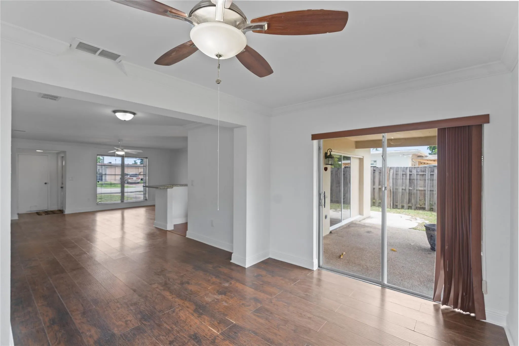 8470 NW 28th St