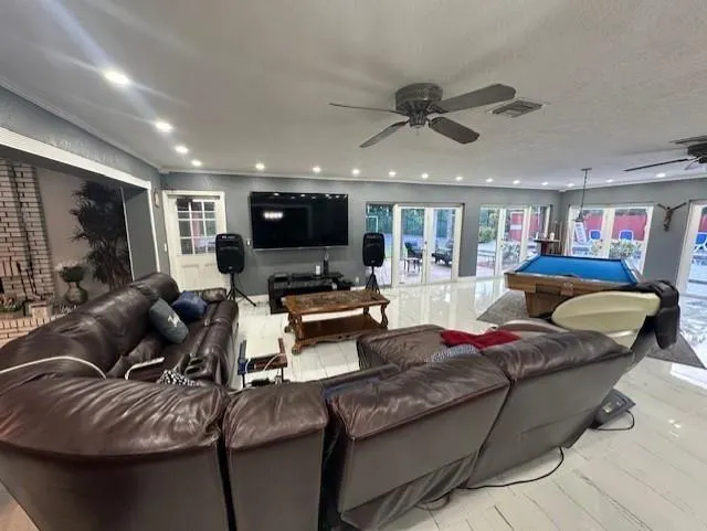 5800 Pinetree Rd