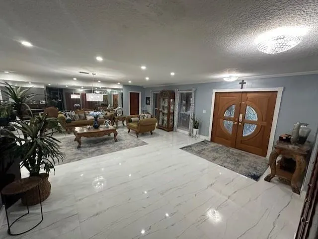 5800 Pinetree Rd