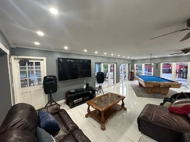 5800 Pinetree Rd