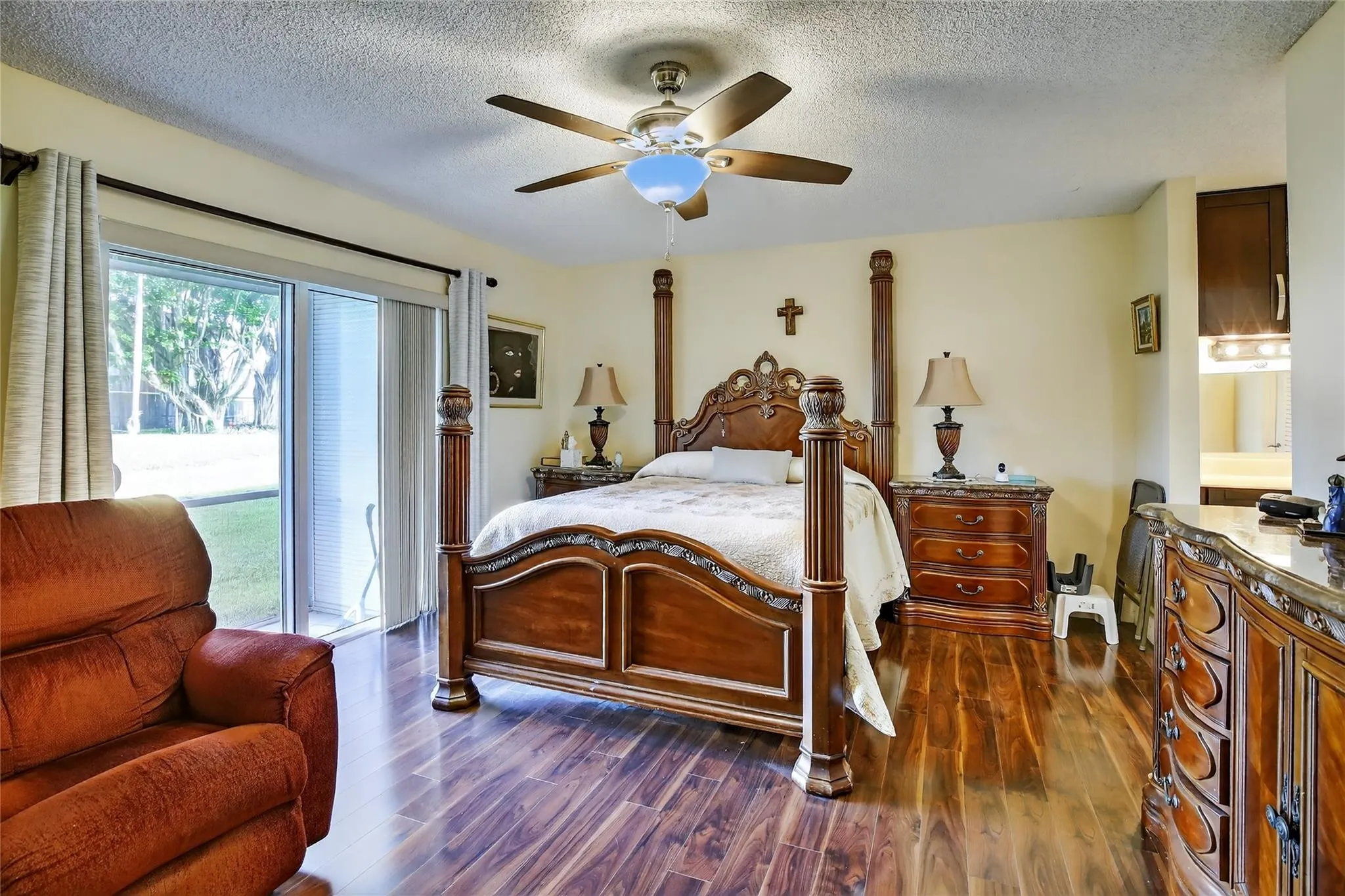 211 S Hollybrook Dr, #107