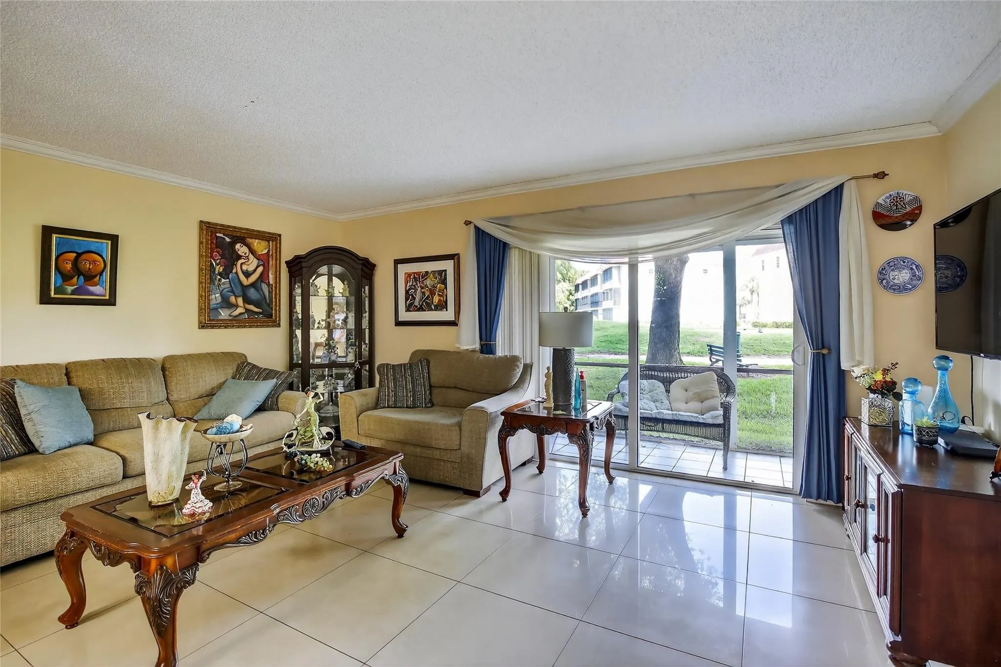 211 S Hollybrook Dr, #107