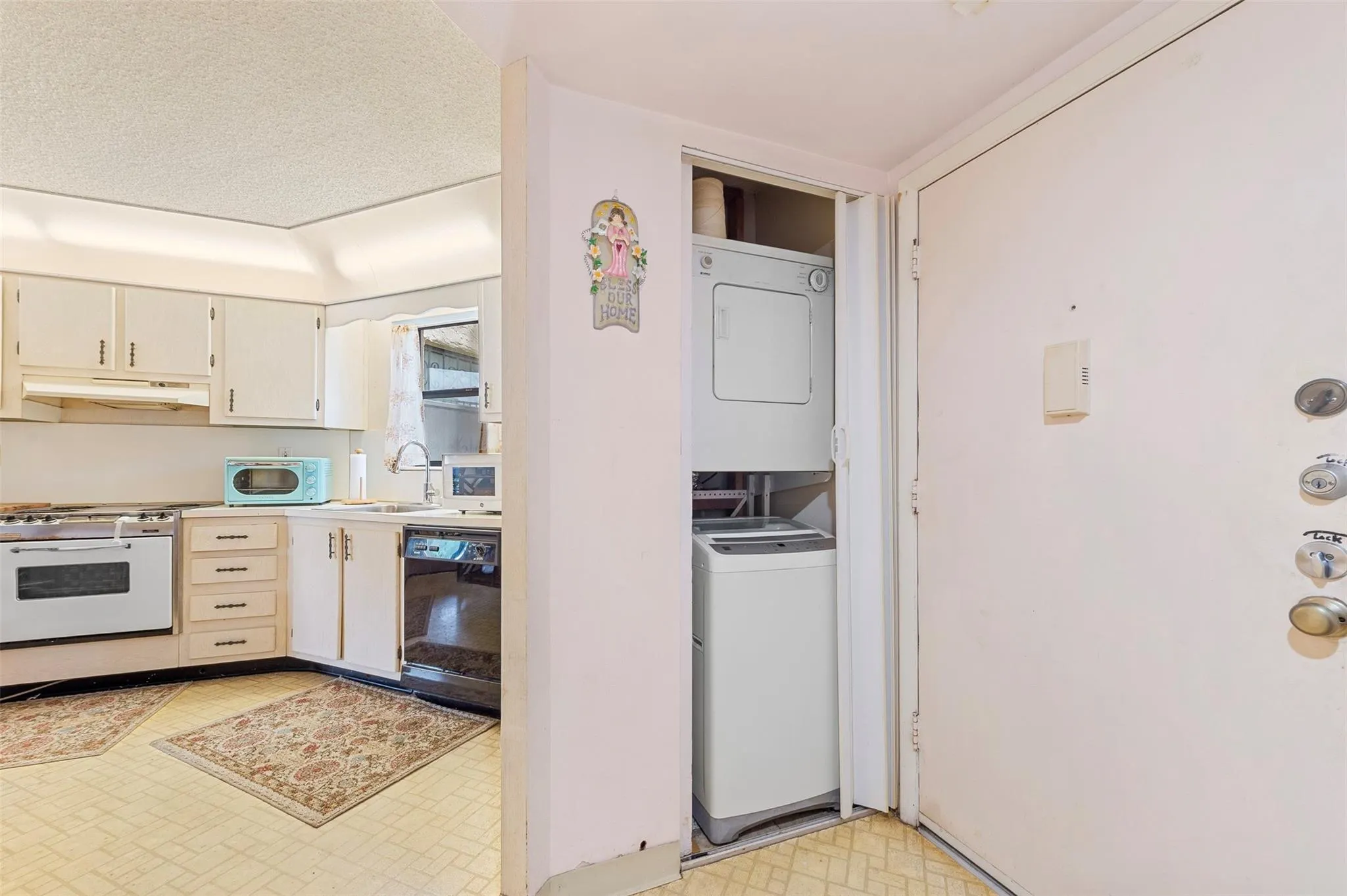 6555 W Broward Blvd, #111