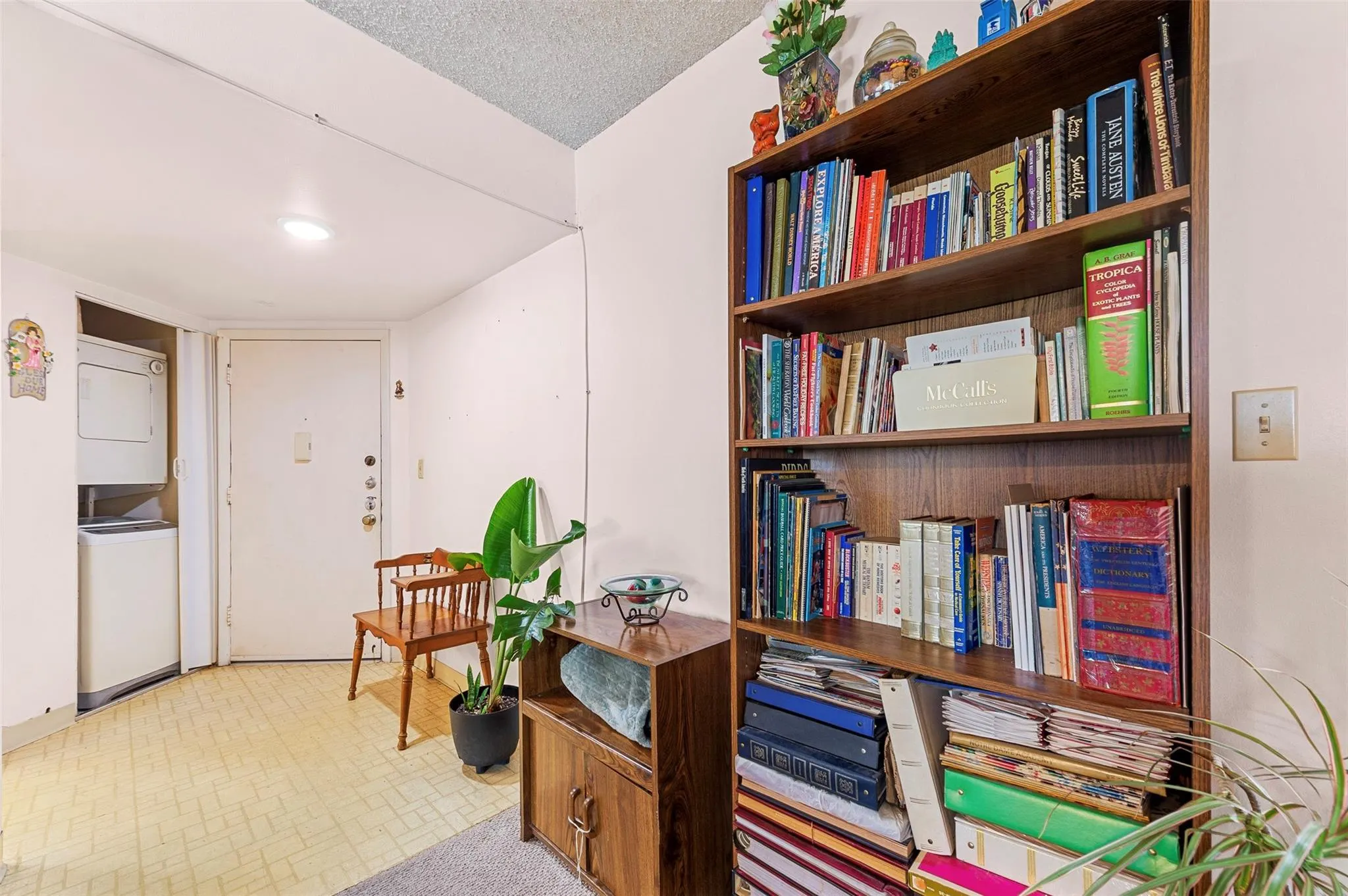 6555 W Broward Blvd, #111