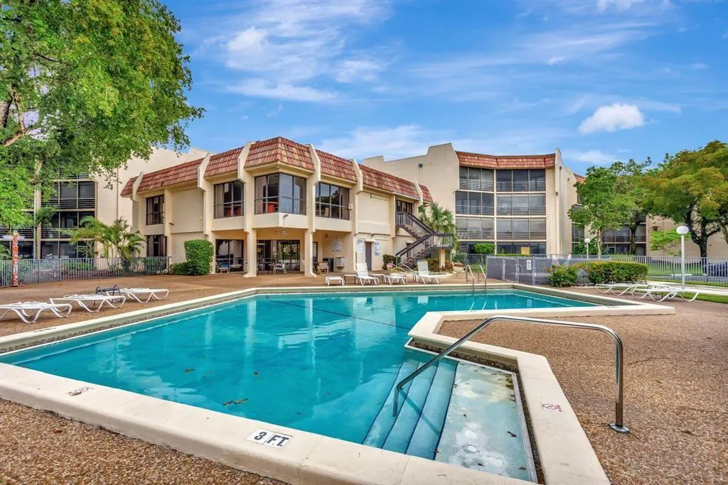 6555 W Broward Blvd, #111