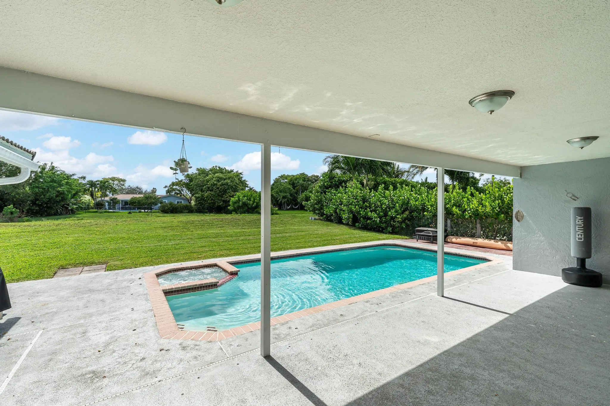 1911 NW 80th Ave