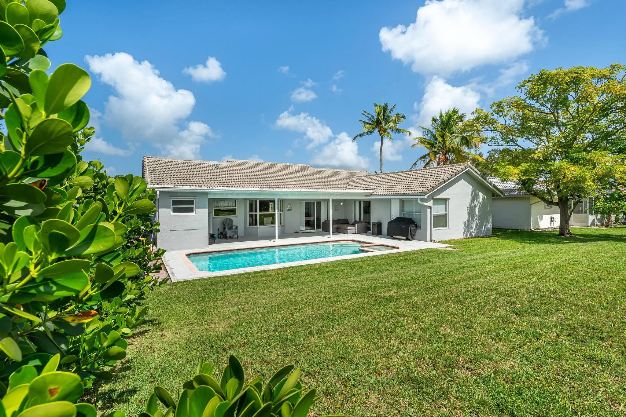 1911 NW 80th Ave