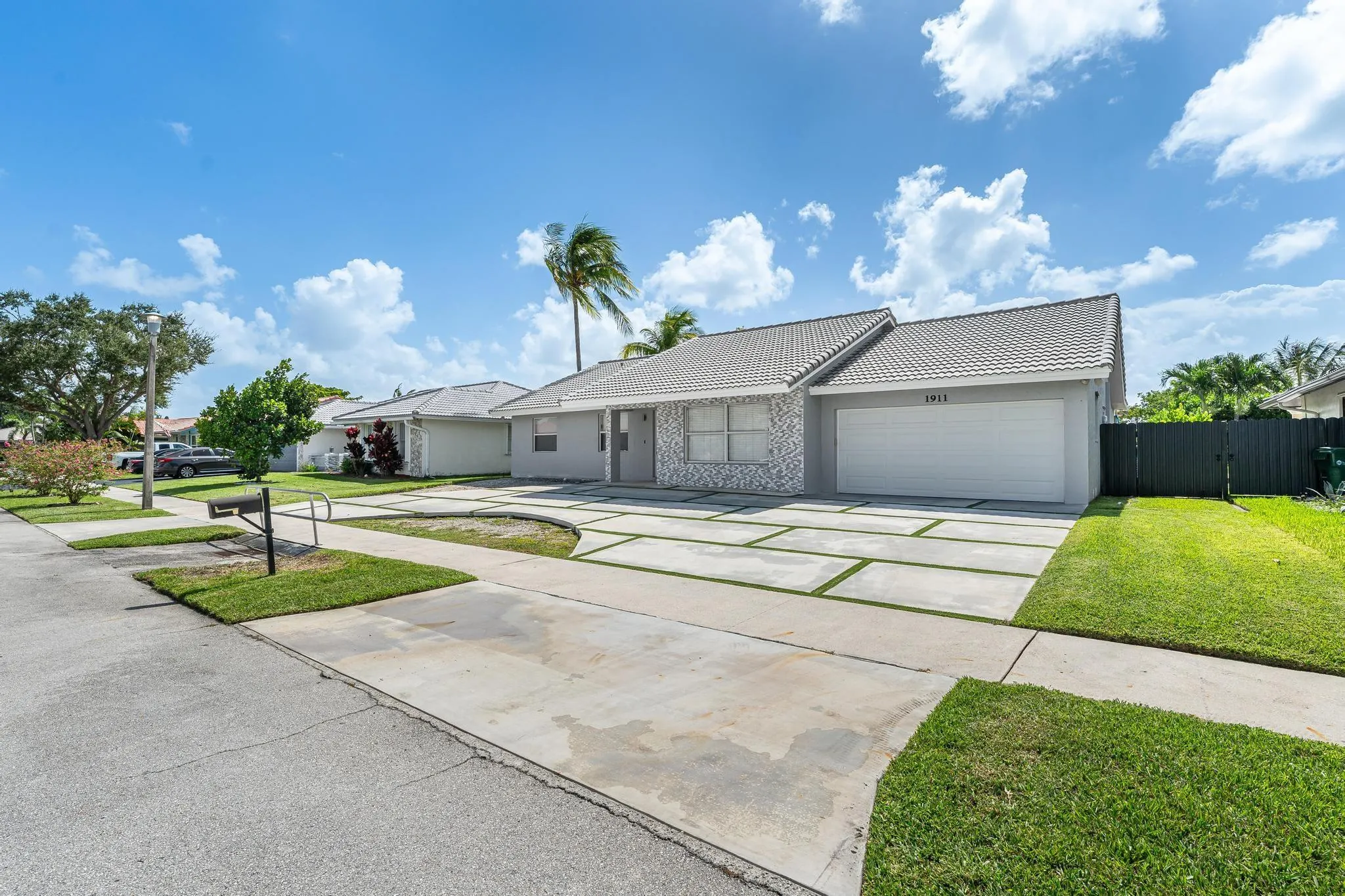 1911 NW 80th Ave