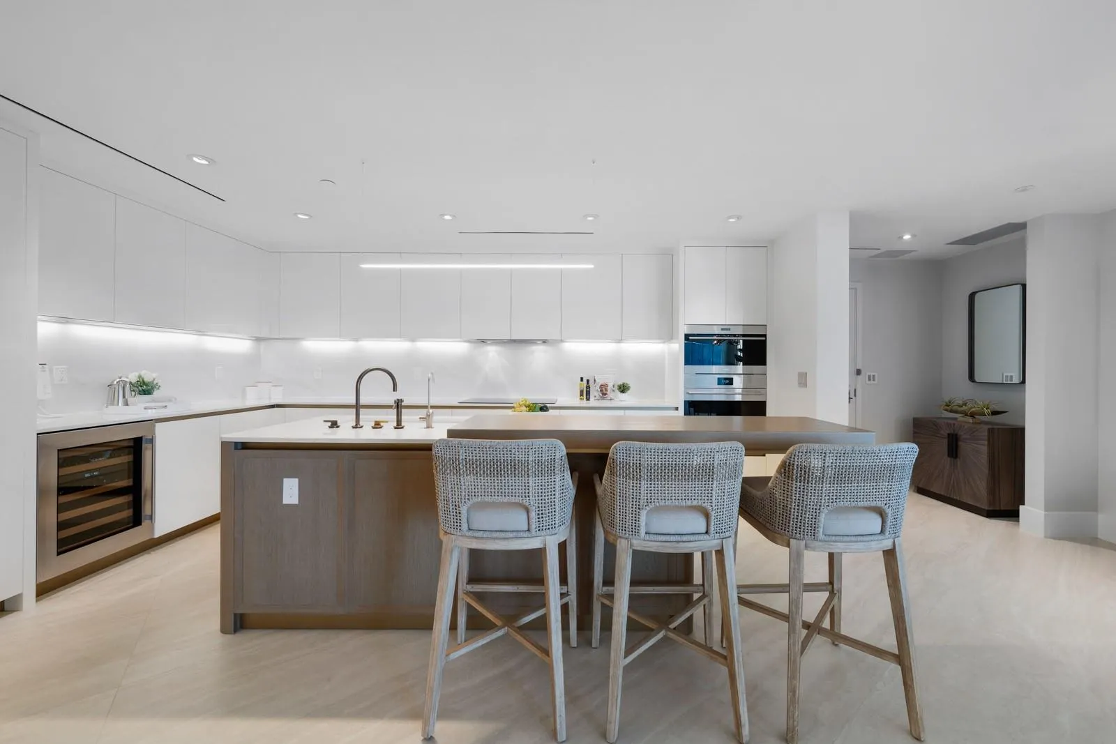525 N Fort Lauderdale Beach Blvd, #803