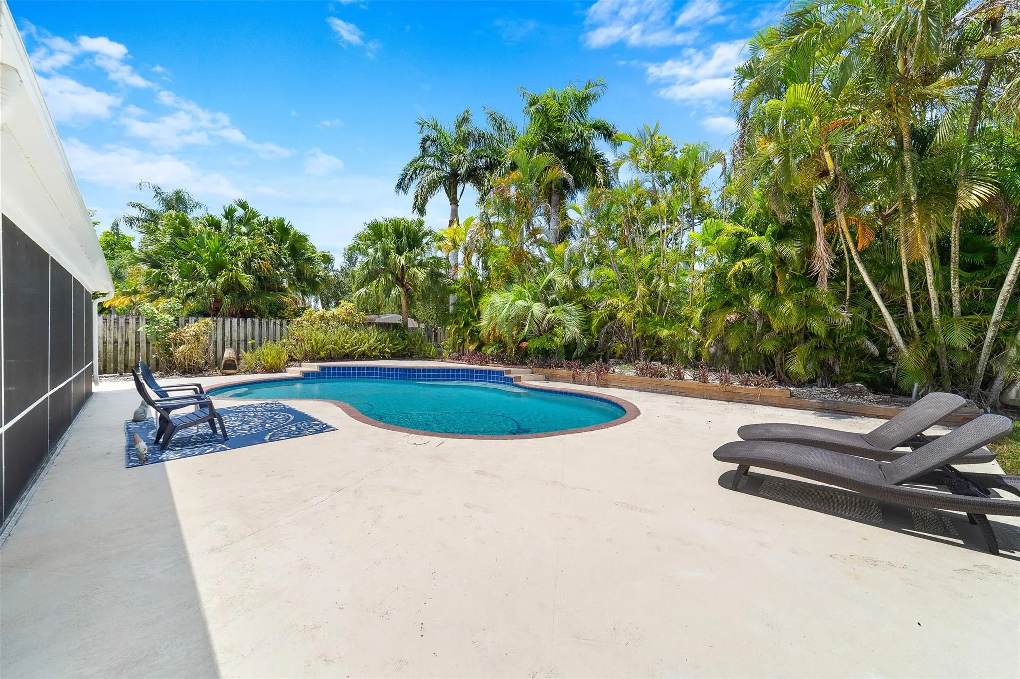 1211 White Stone Way