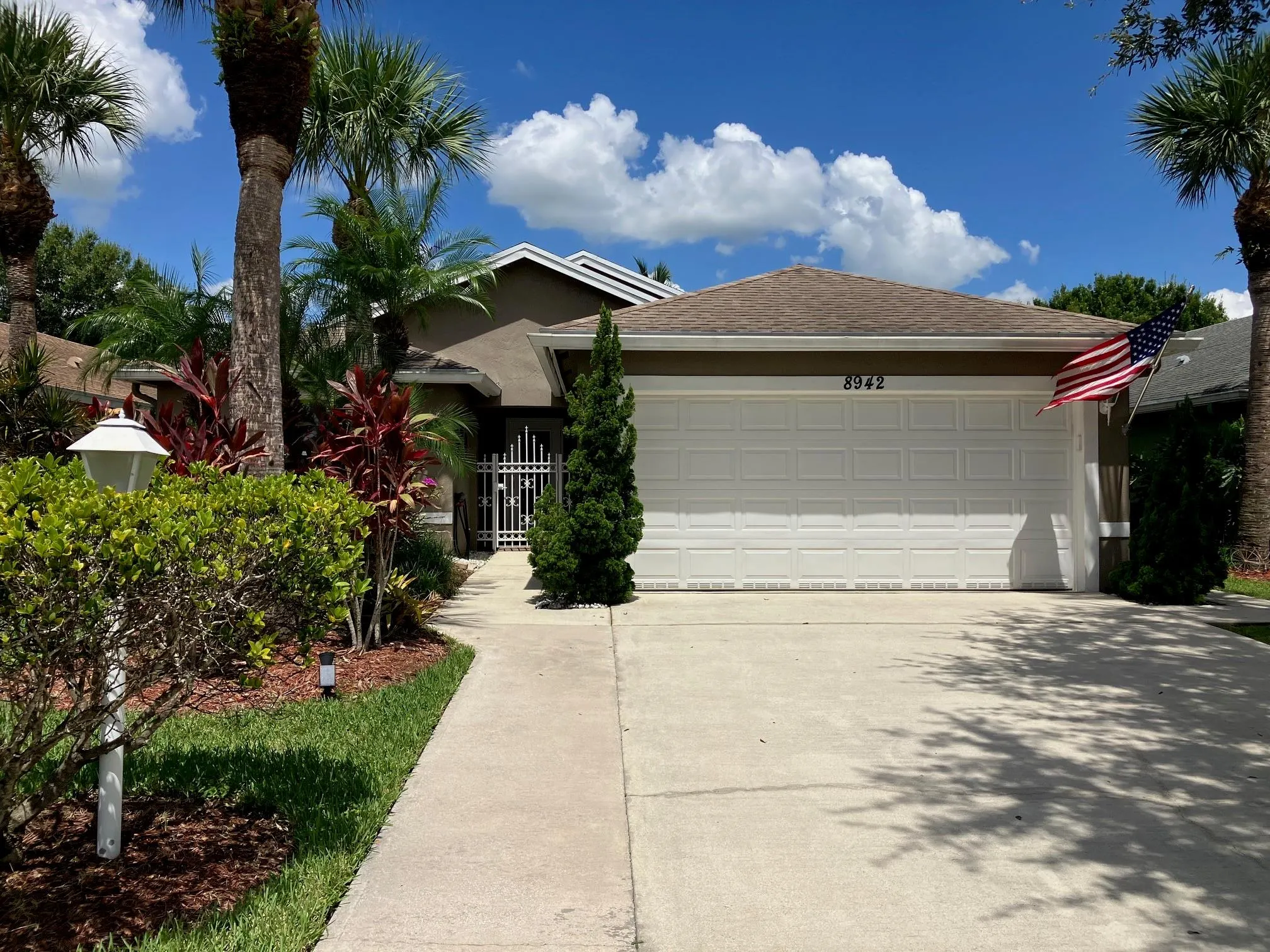 8942 SW Bonneville Dr