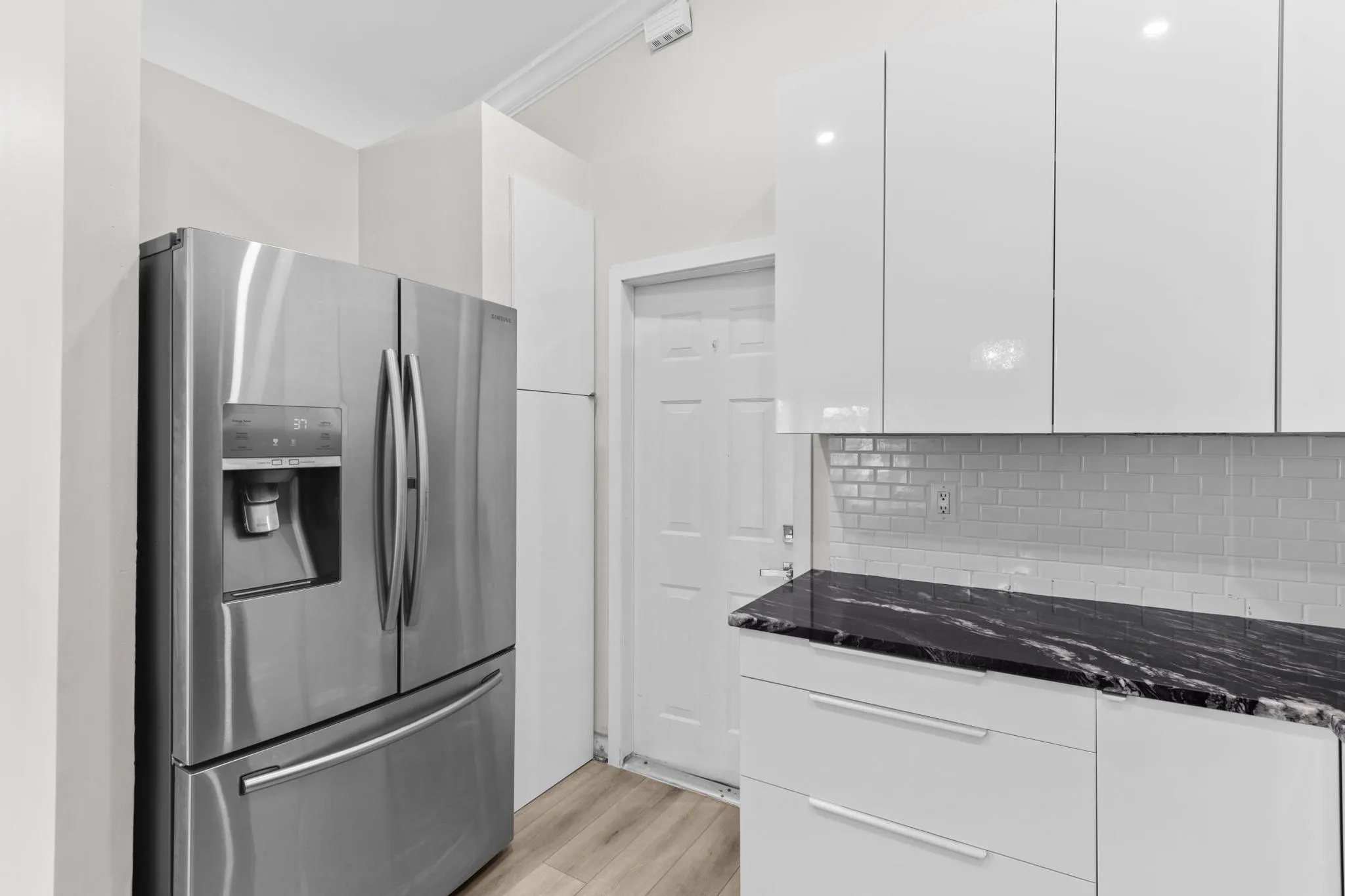 1425 Majesty Ter