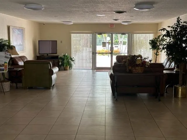 7705 NW 5th Ct, #101