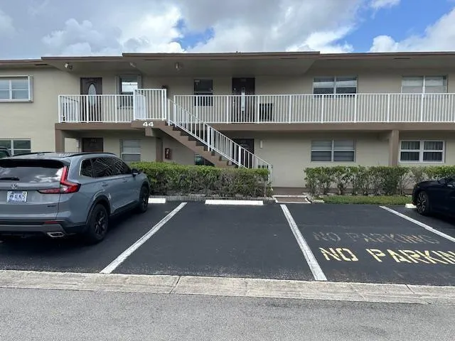 7705 NW 5th Ct, #101