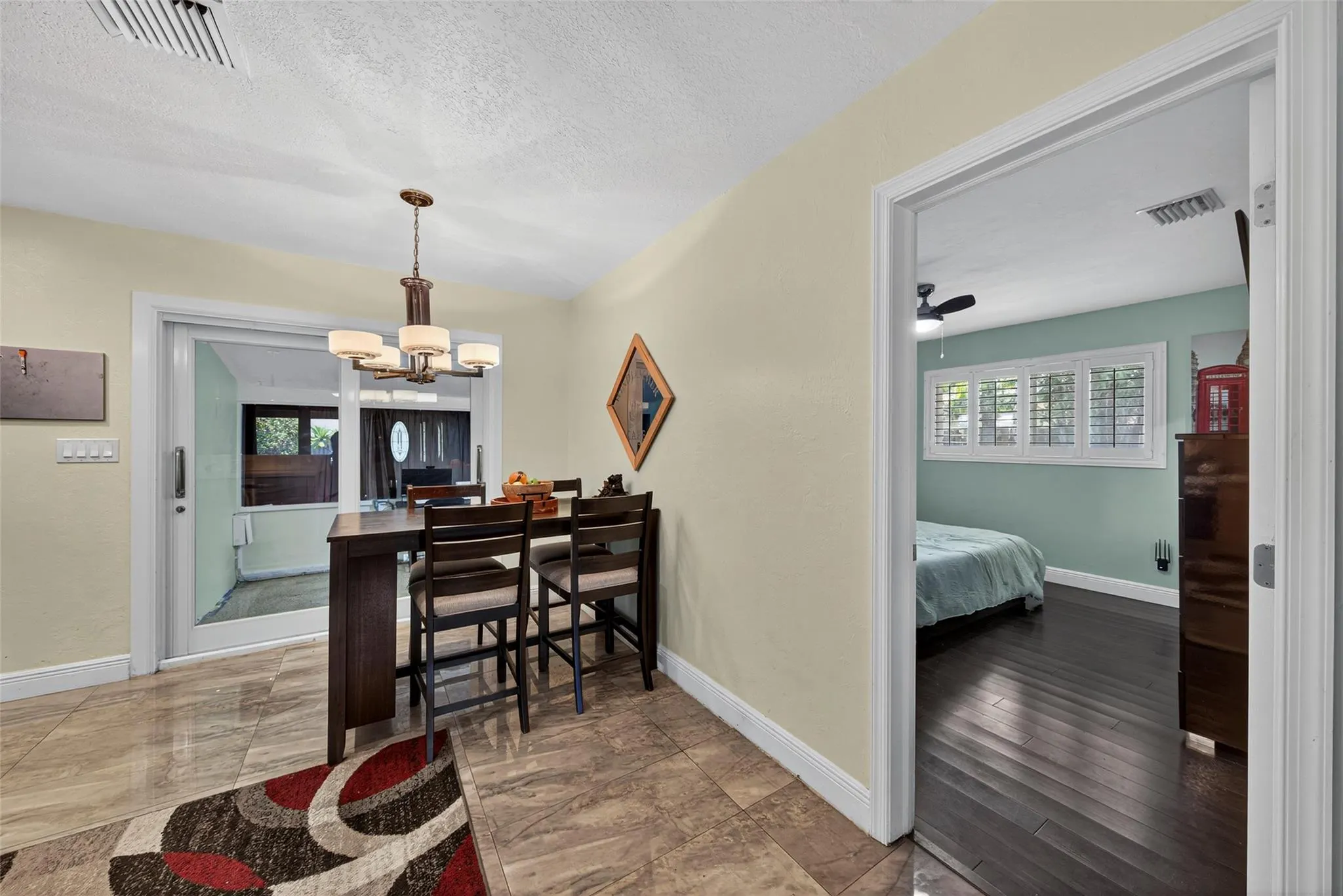 2115 NE 15th Ave