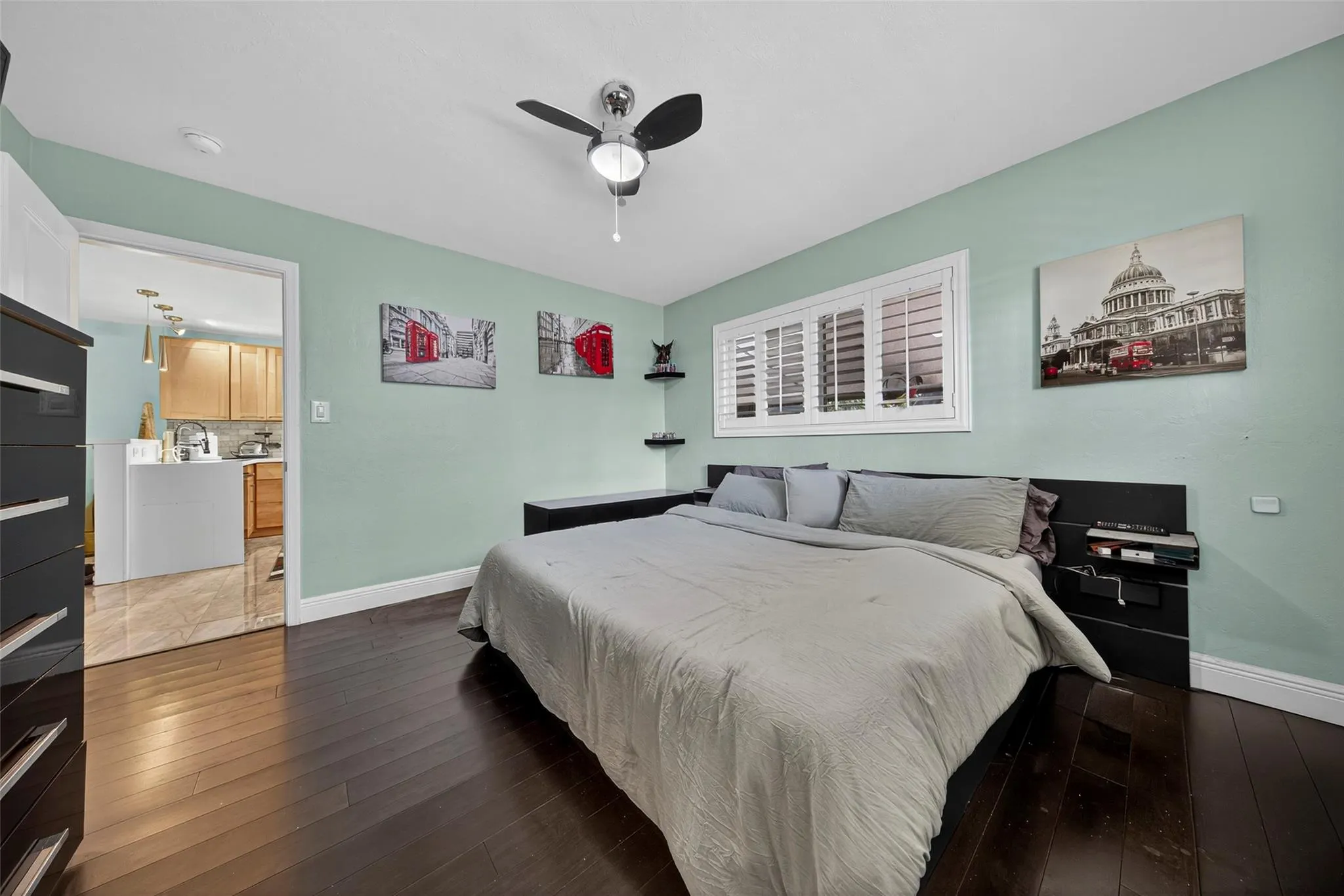 2115 NE 15th Ave