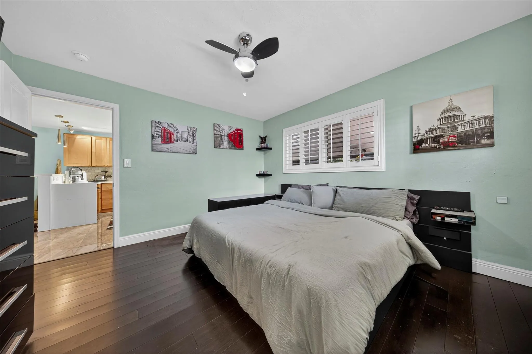 2115 NE 15th Ave